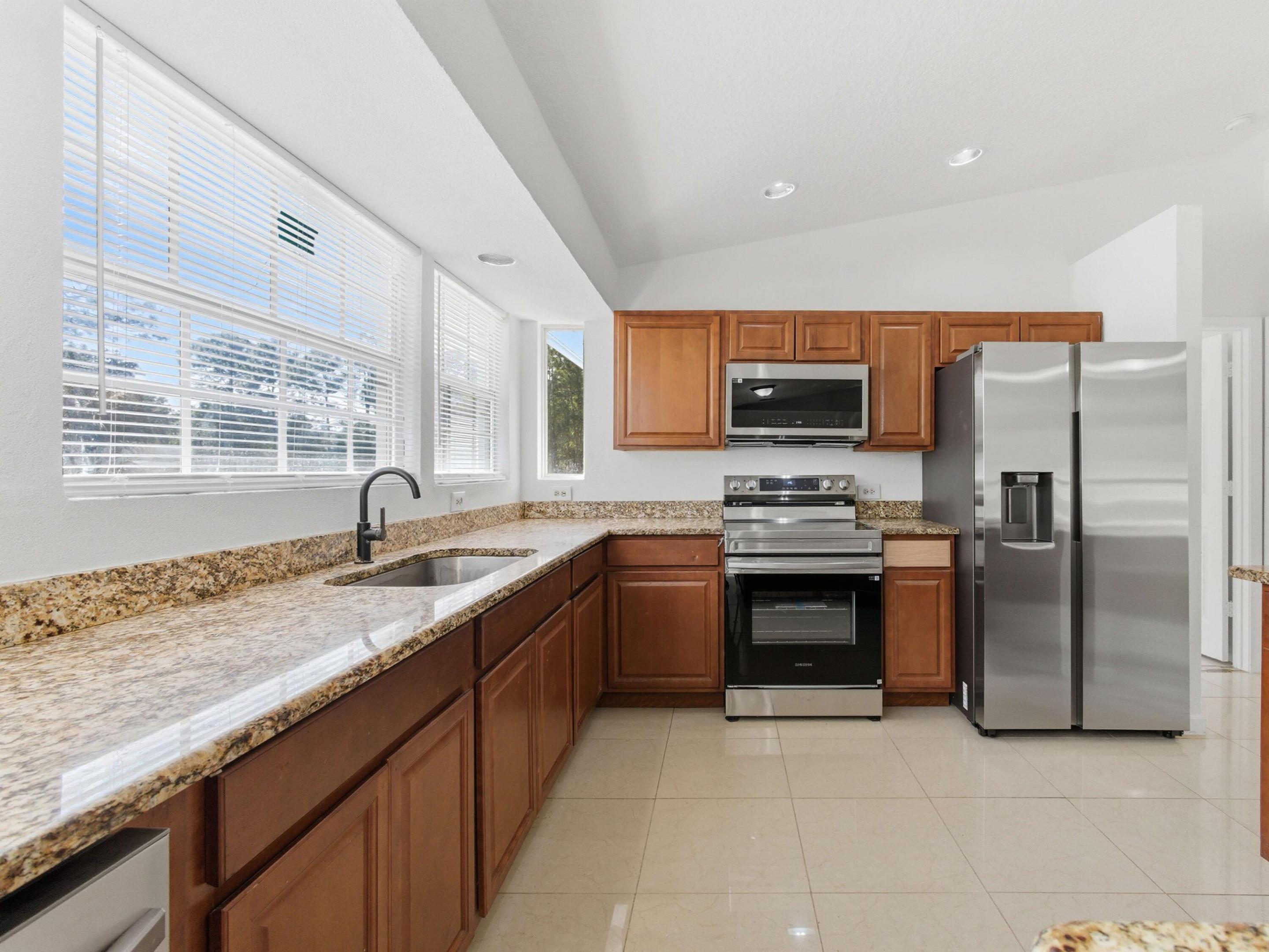 14242 77th Place N Property Photo 16