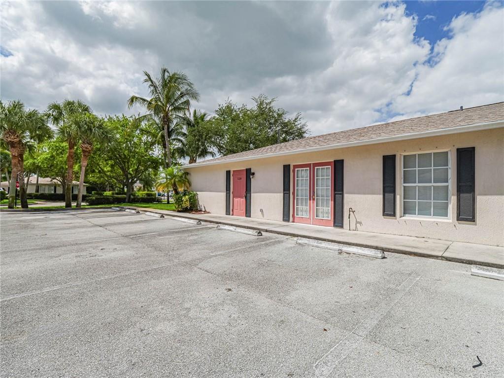 528 13th Place 528 Property Photo 2