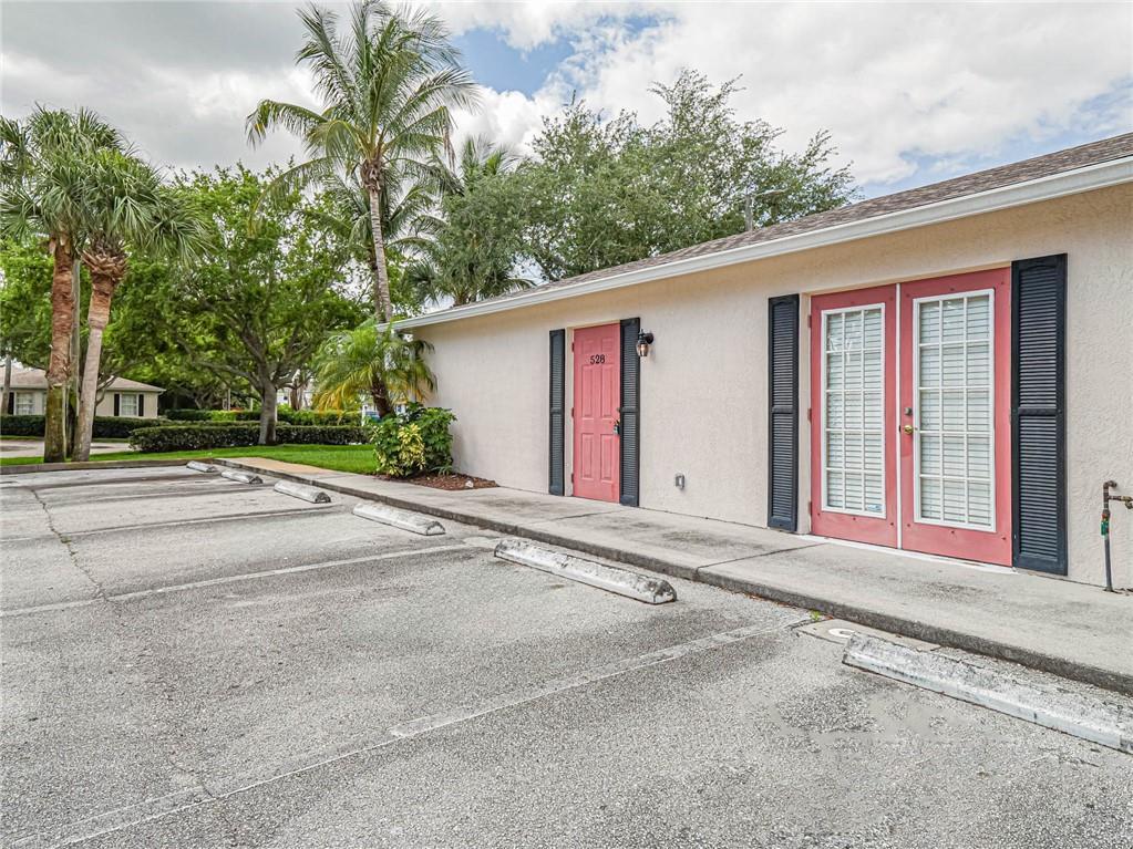 528 13th Place 528 Property Photo 3