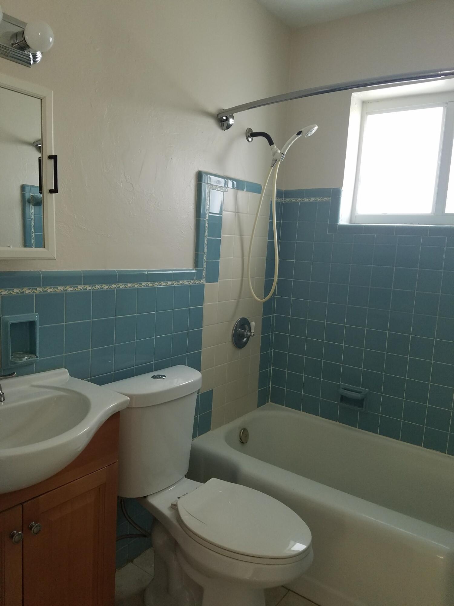 300 Sw 10th Avenue Property Photo 5