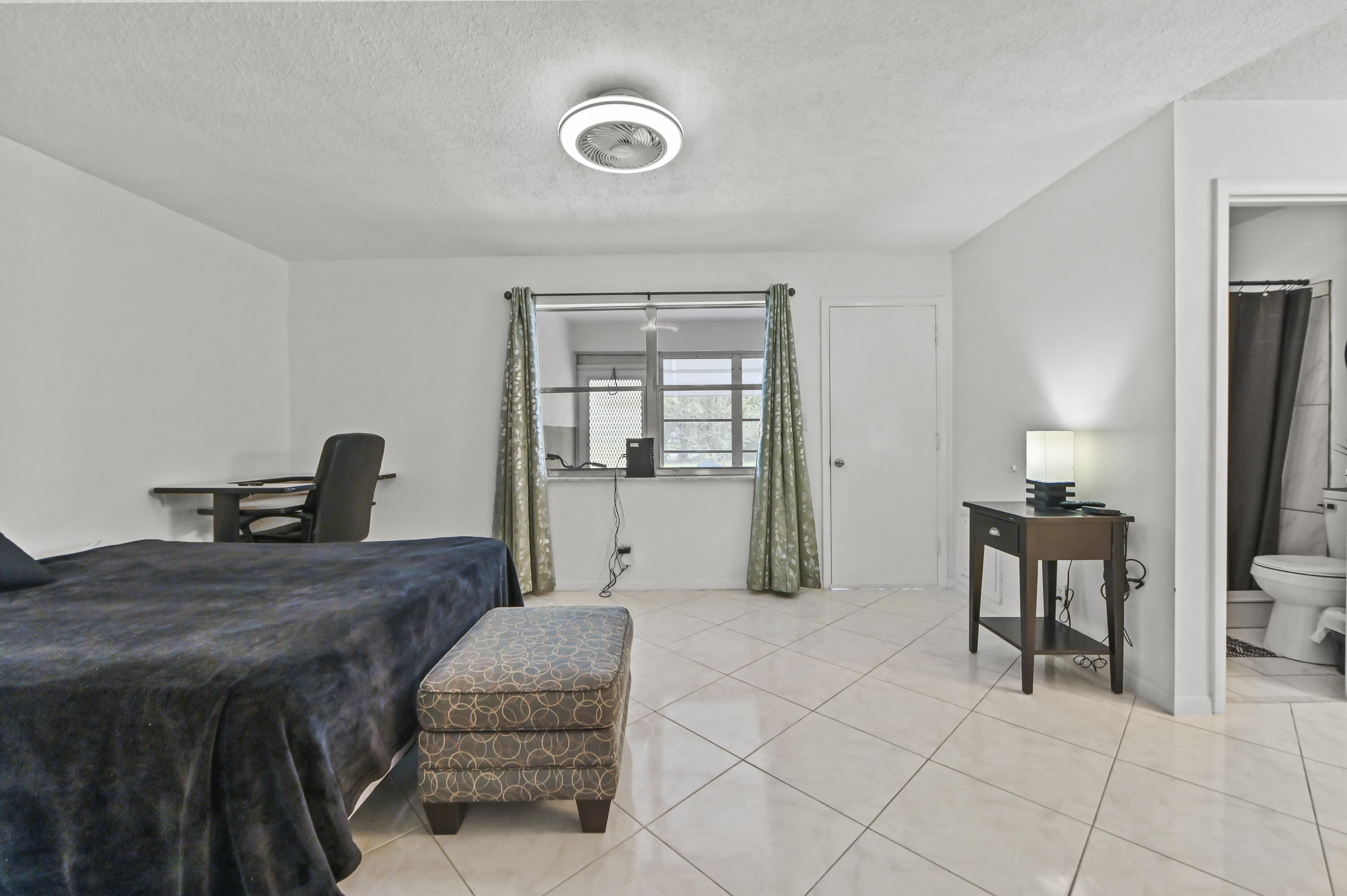120 High Point Boulevard C Property Photo 12