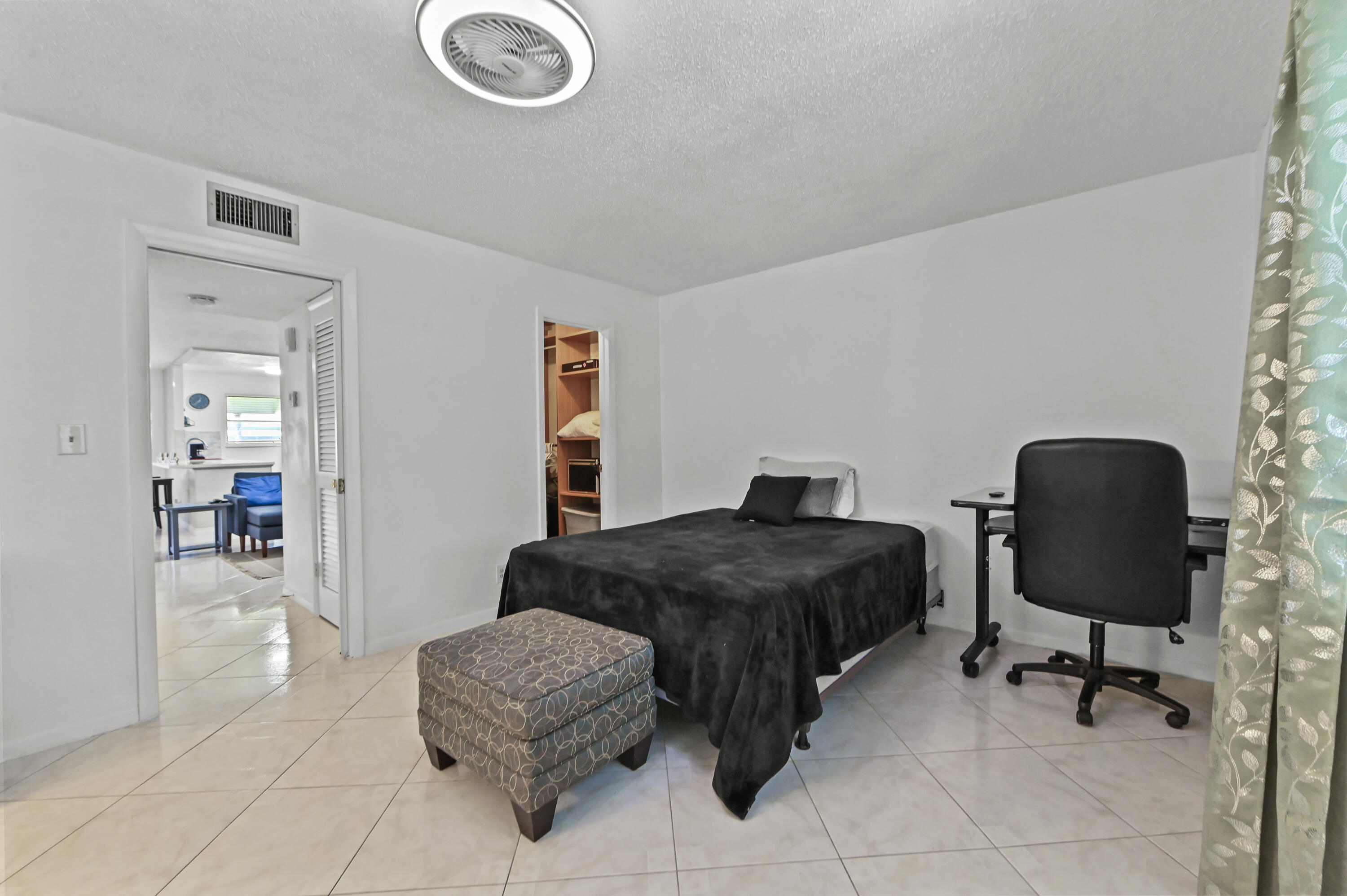 120 High Point Boulevard C Property Photo 13