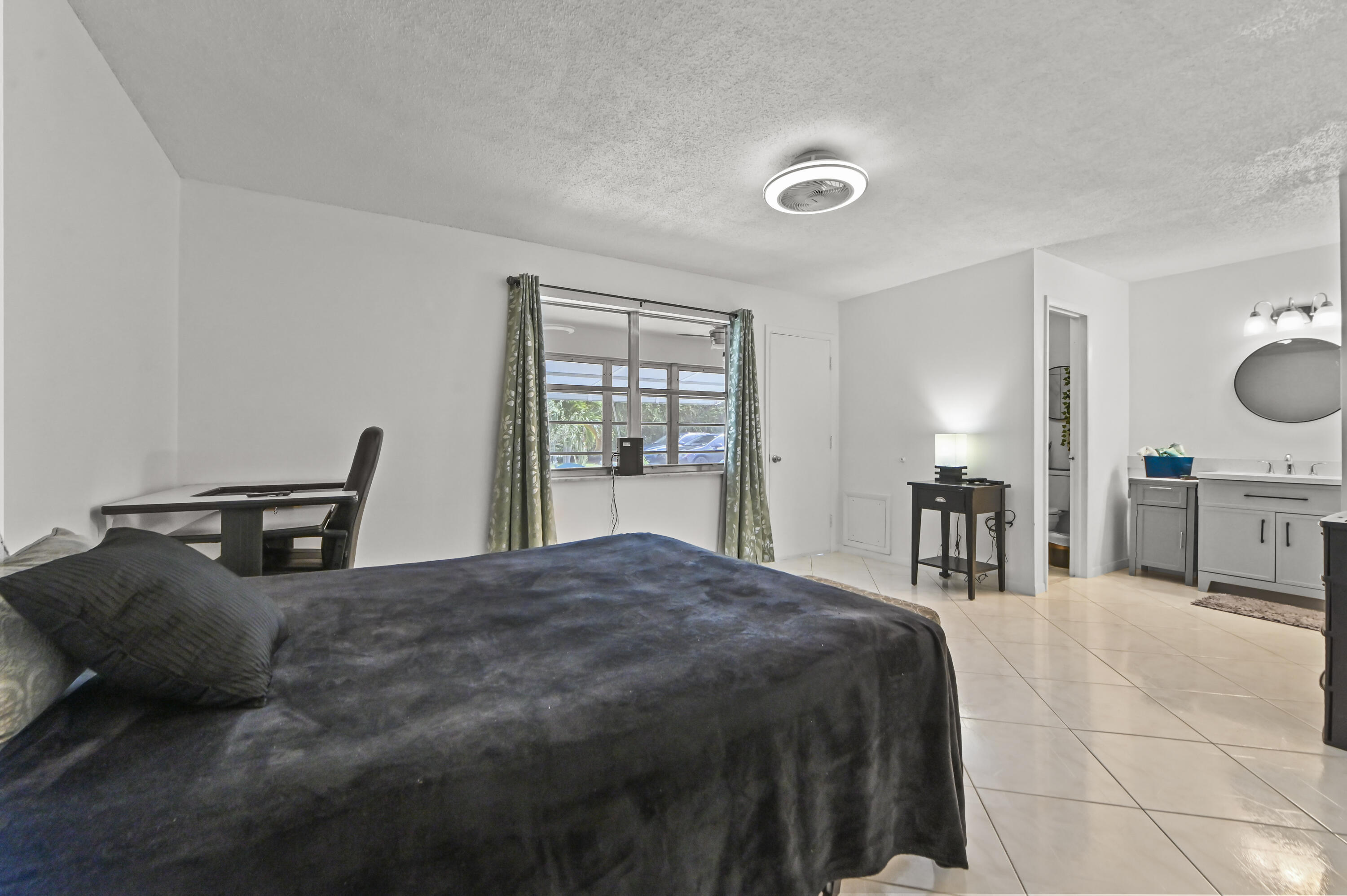 120 High Point Boulevard C Property Photo 14