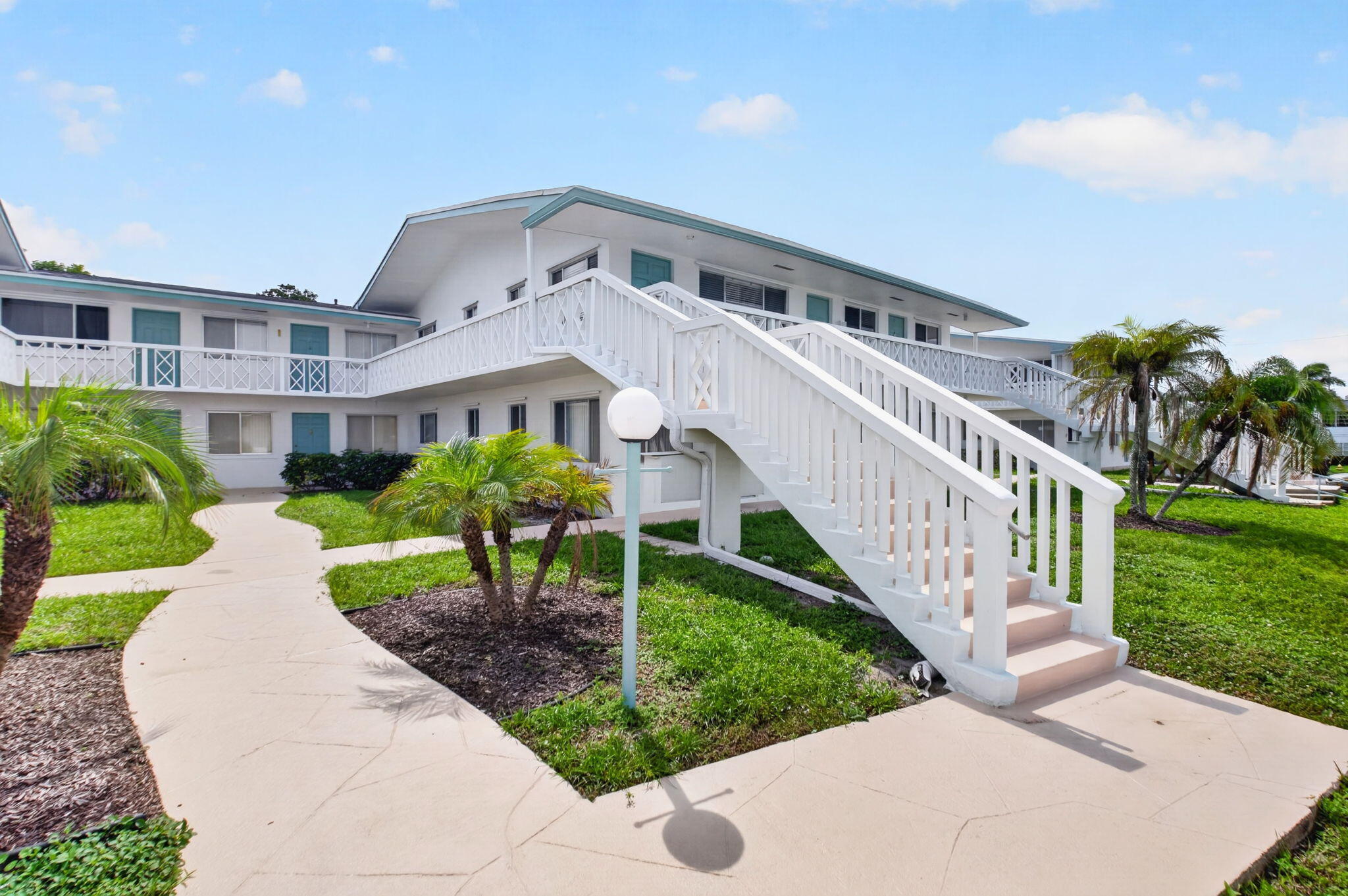 2290 SUNSET Avenue 20 Property Photo 1