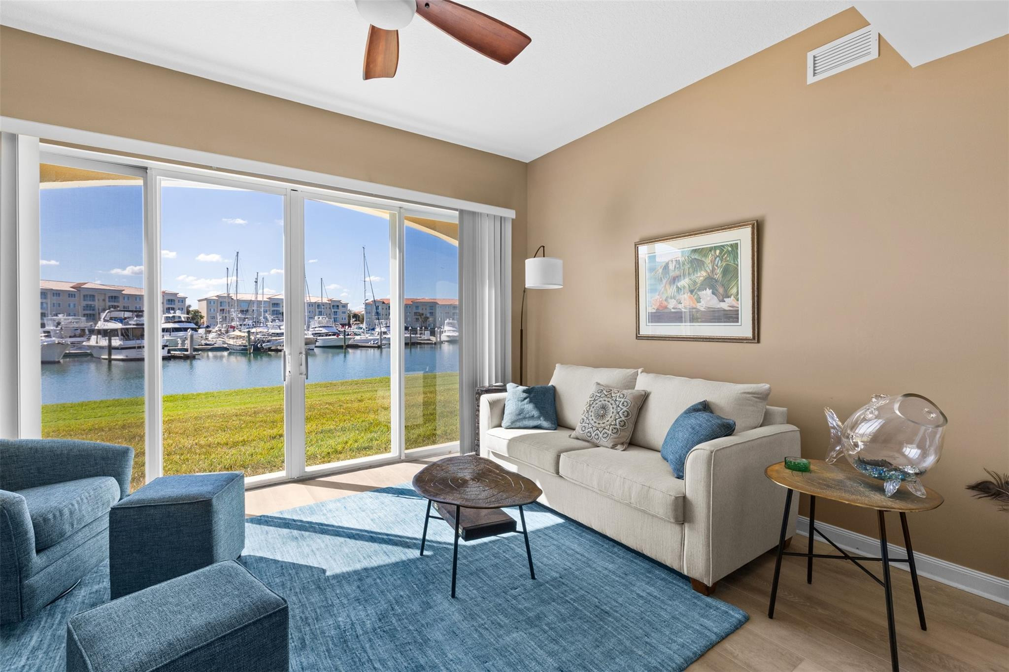 9 Harbour Isle Drive E 102 Property Photo 3
