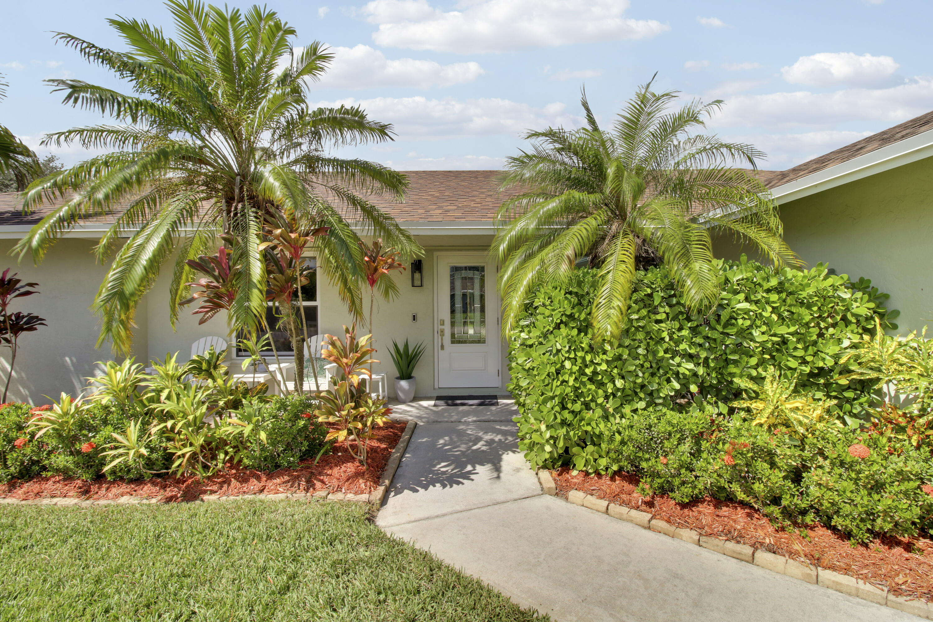 19823 Hibiscus Drive Property Photo 1