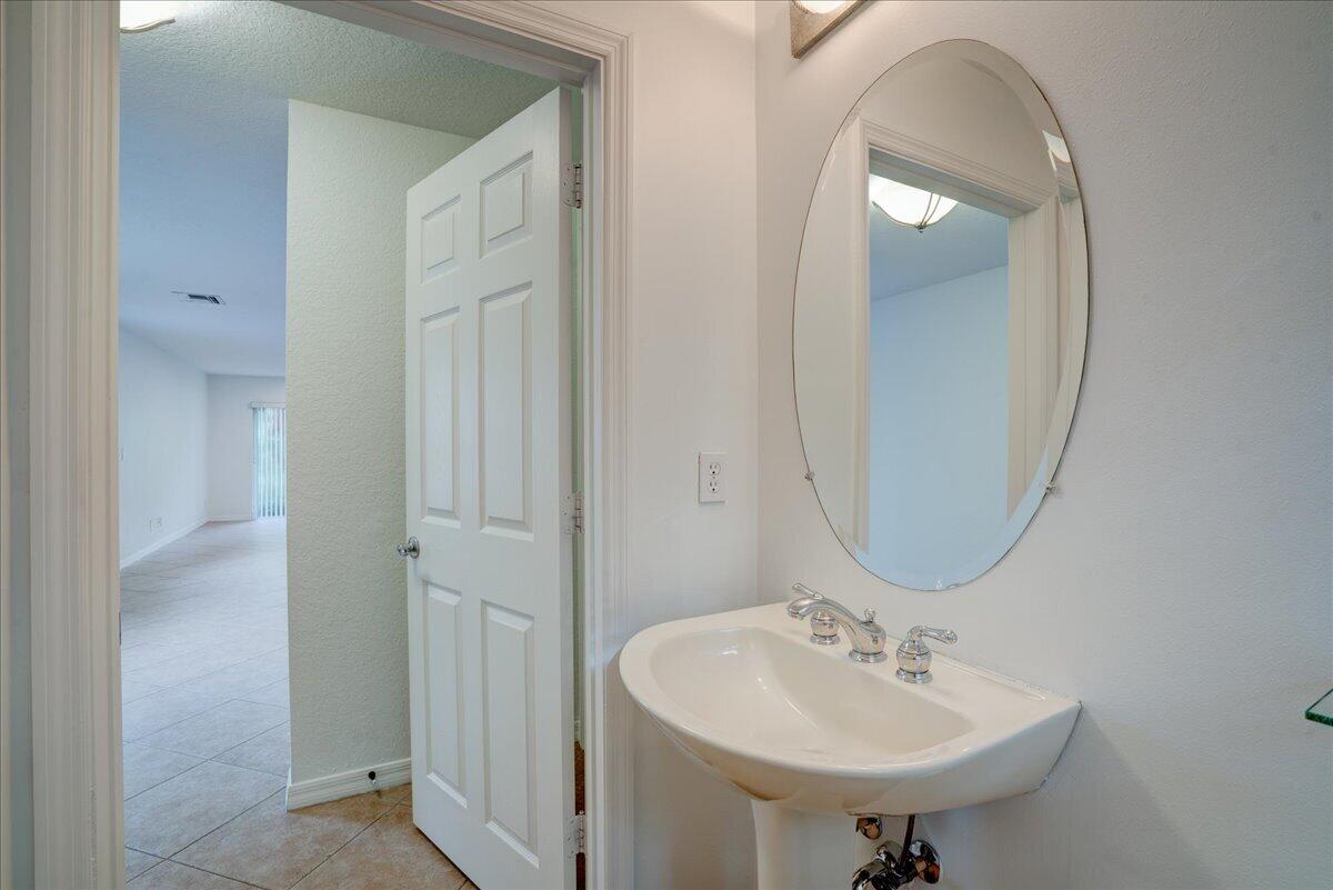 22160 Majestic Woods Way Property Photo 12