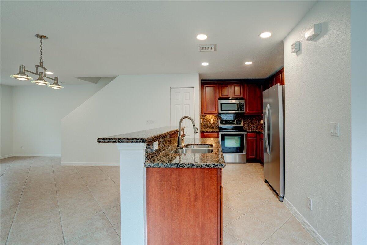 22160 Majestic Woods Way Property Photo 18