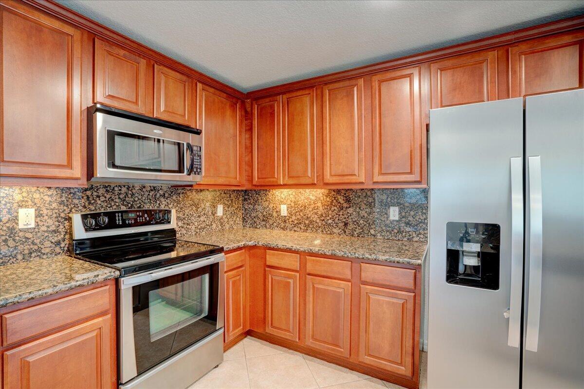 22160 Majestic Woods Way Property Photo 24