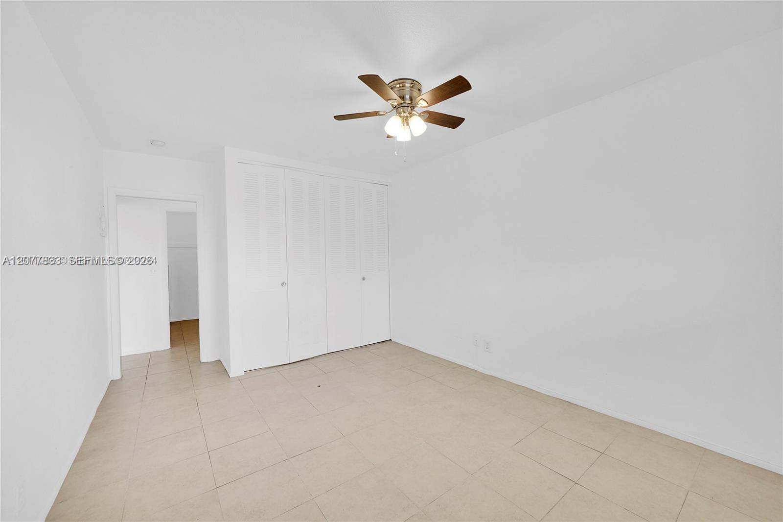 1050 E Sample Road 309 Property Photo 12