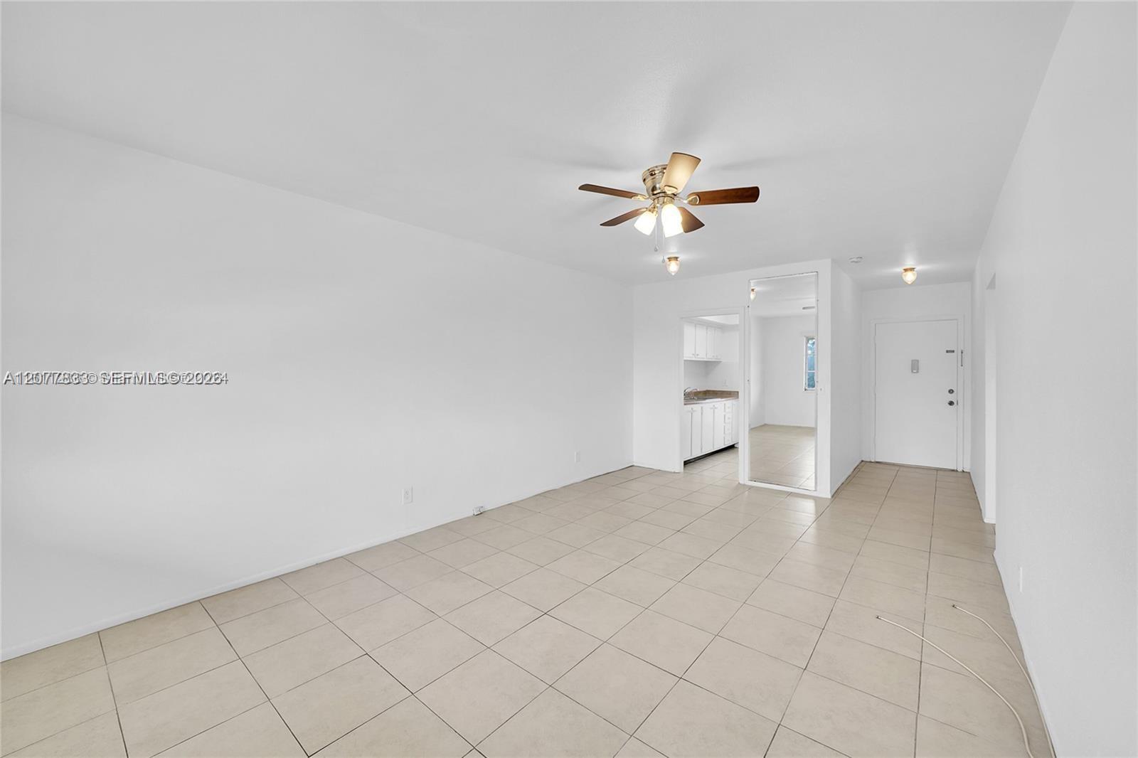 1050 E Sample Road 309 Property Photo 15
