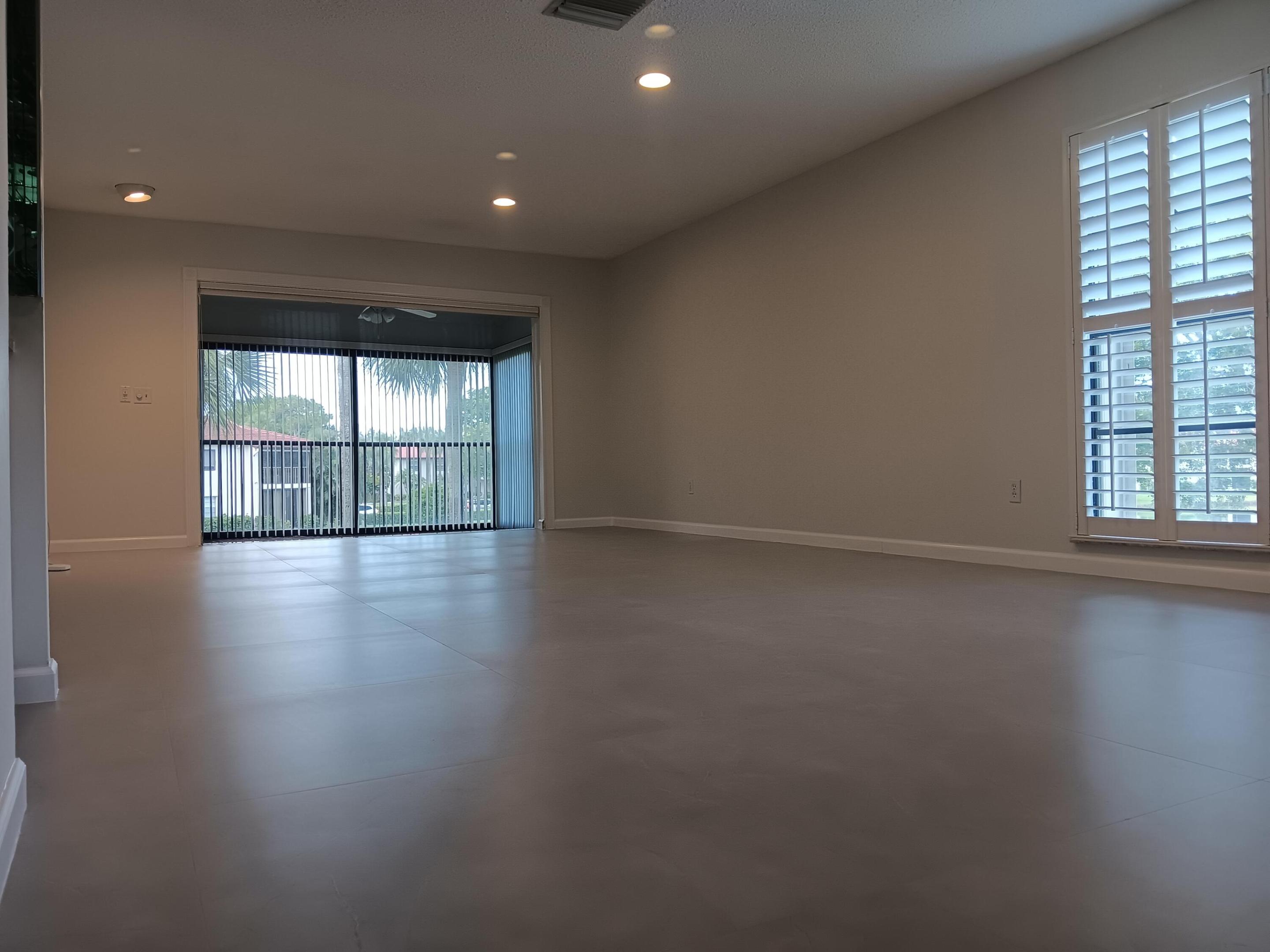 8045 Eastlake Drive Property Photo 3