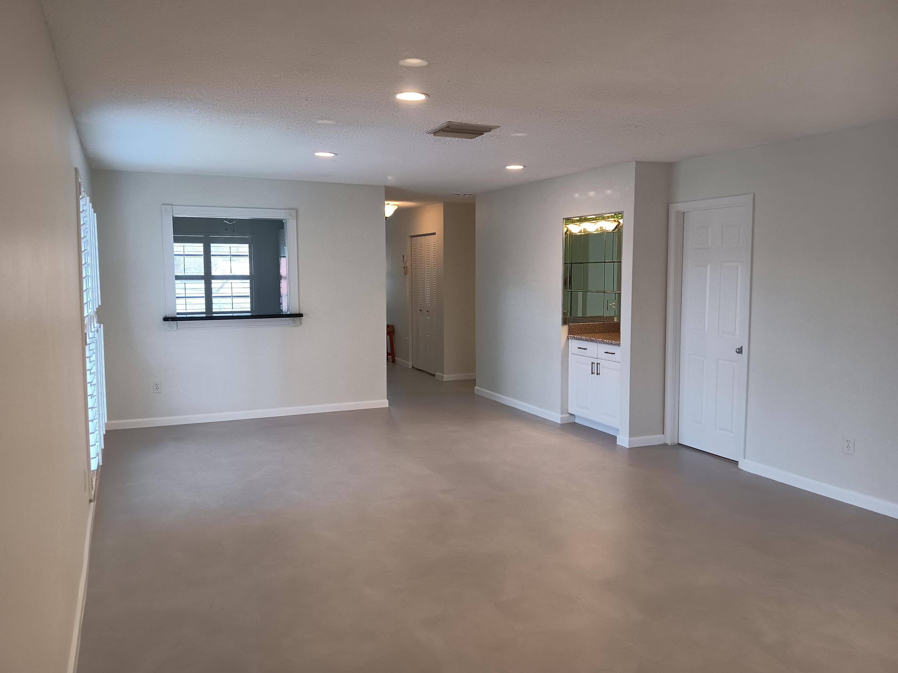 8045 Eastlake Drive Property Photo 6