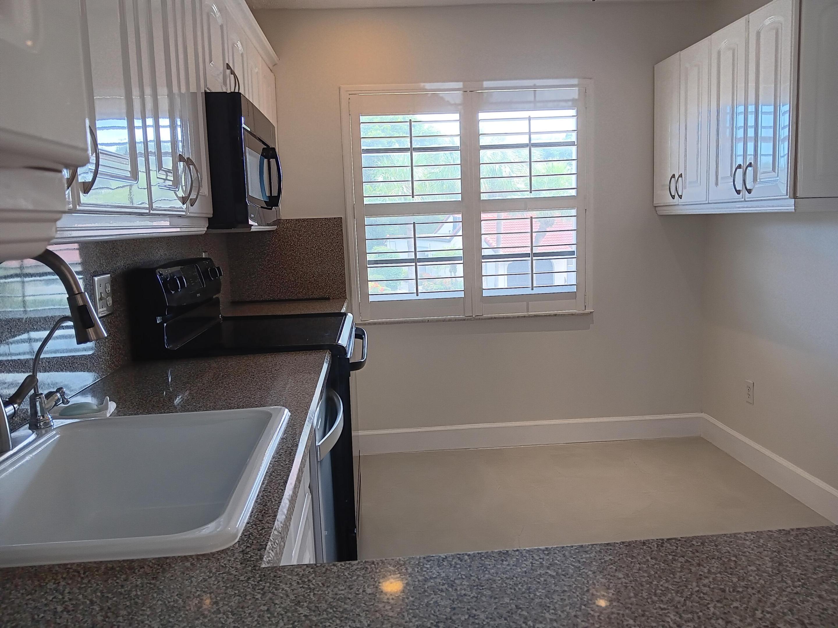 8045 Eastlake Drive Property Photo 11