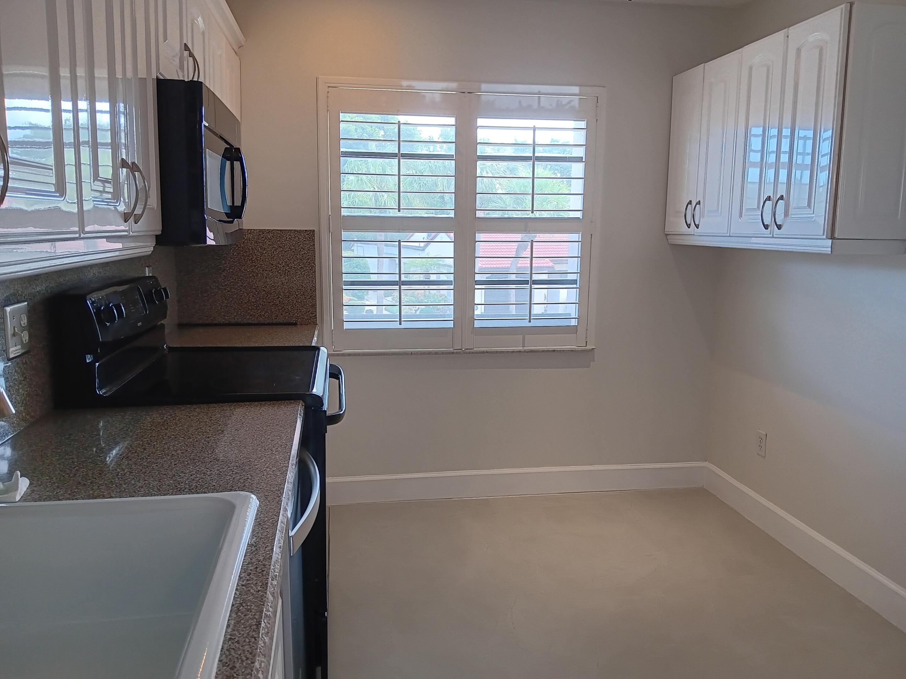 8045 Eastlake Drive Property Photo 13