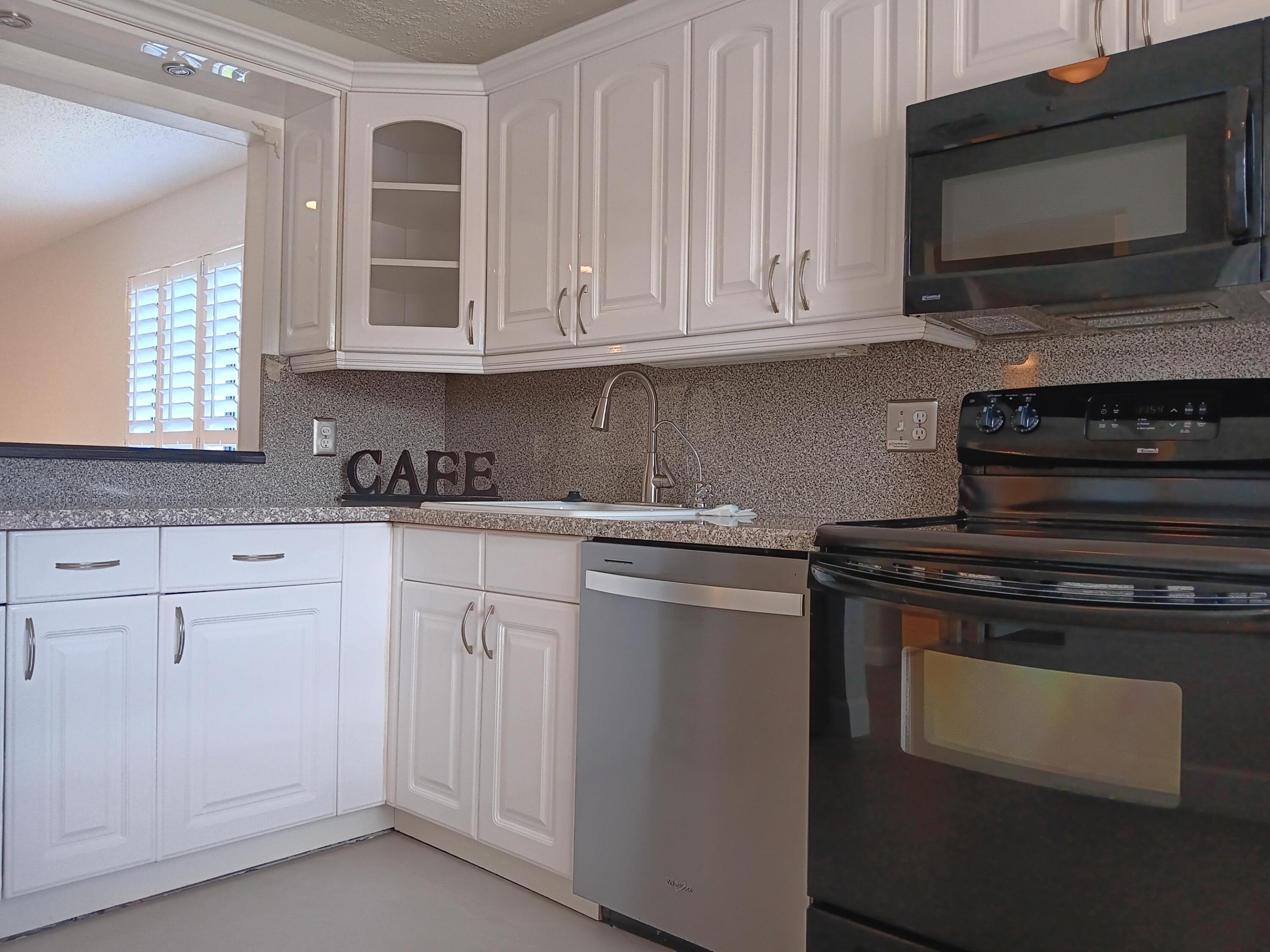 8045 Eastlake Drive Property Photo 16
