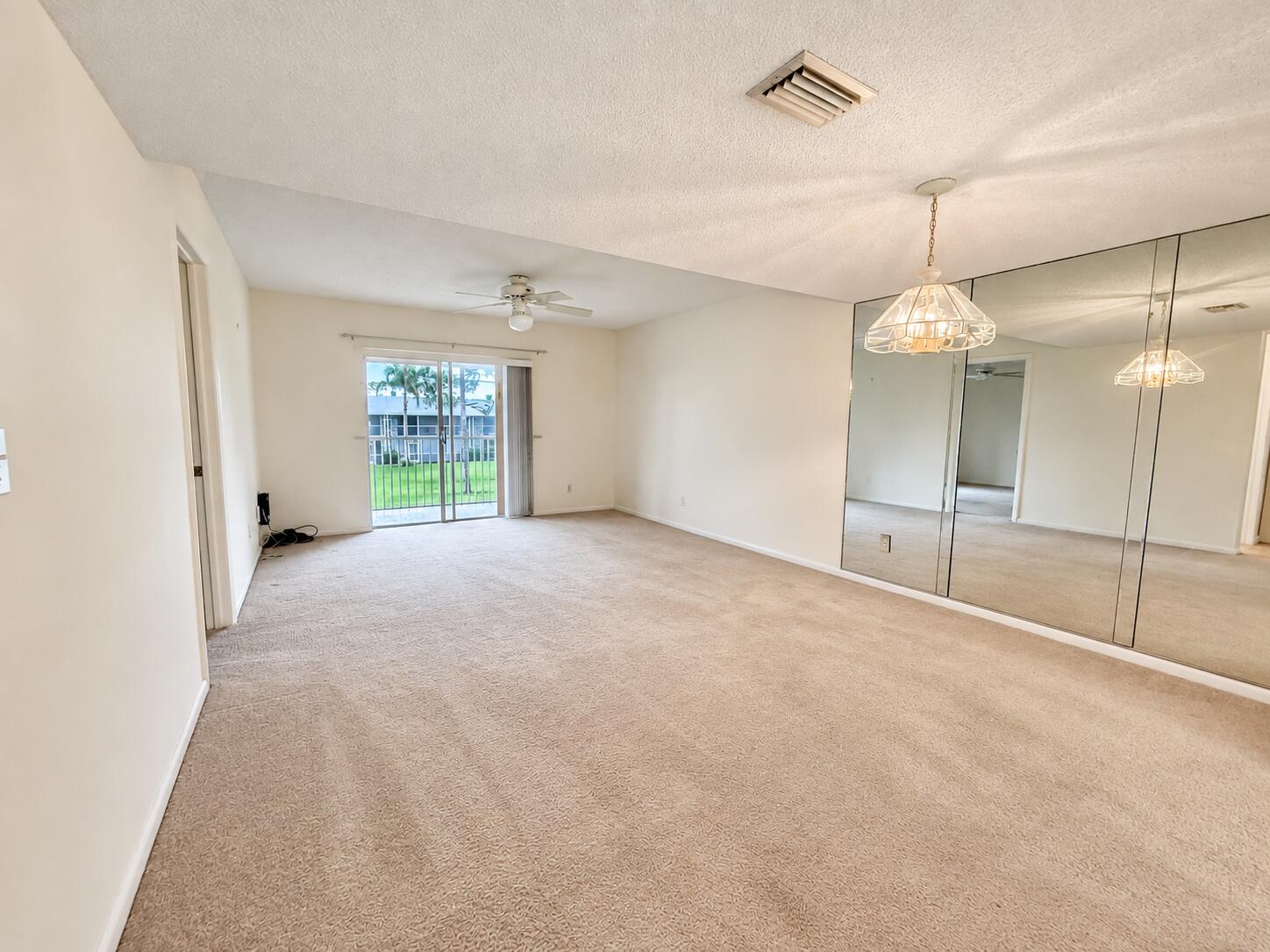 18081 Se Country Club Drive 21-207 Property Photo 6