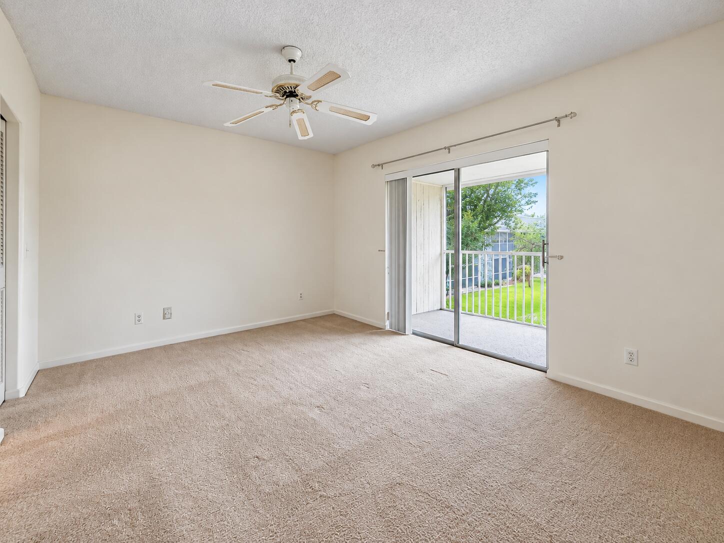 18081 Se Country Club Drive 21-207 Property Photo 8