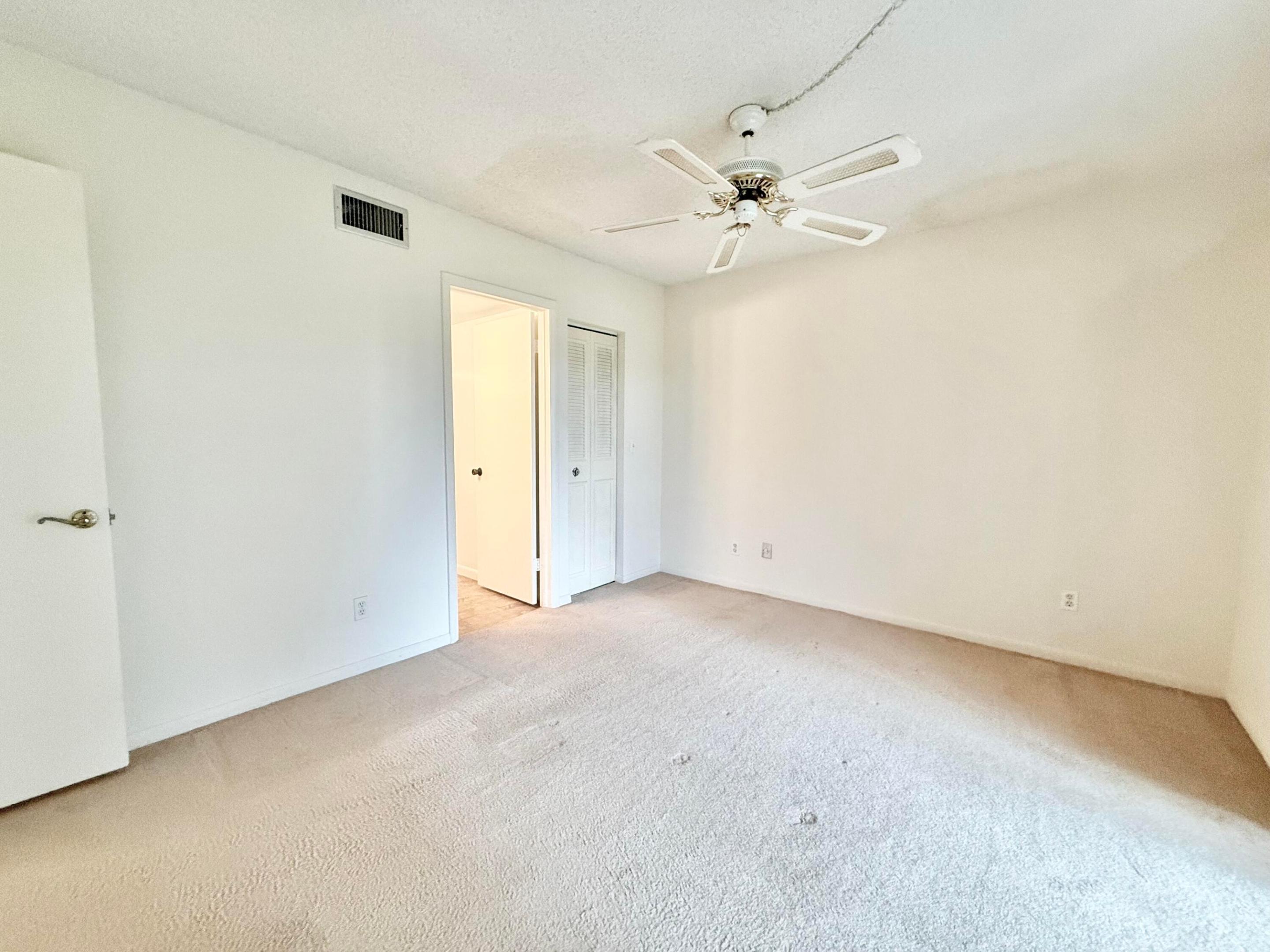 18081 Se Country Club Drive 21-207 Property Photo 9
