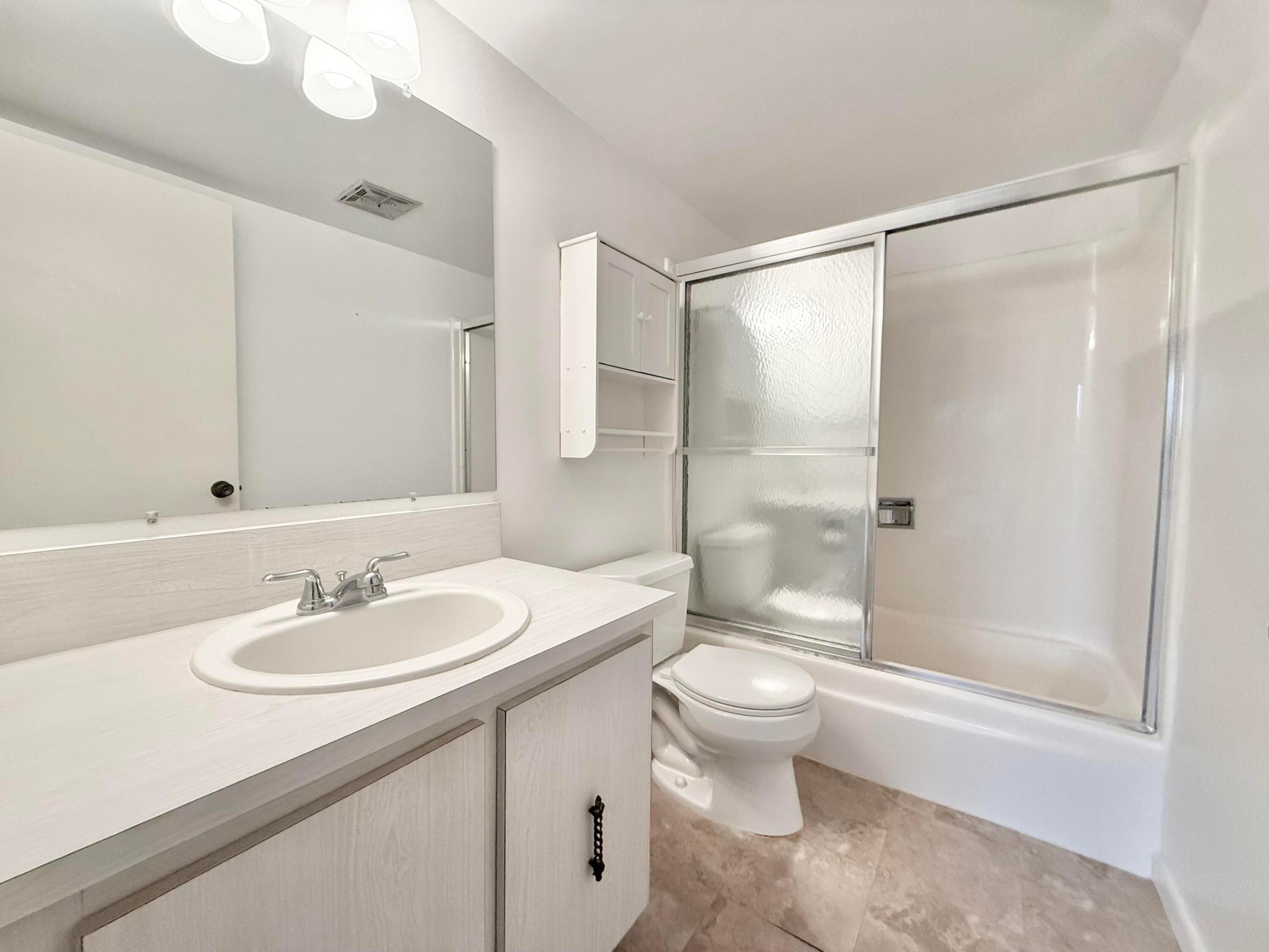 18081 Se Country Club Drive 21-207 Property Photo 10