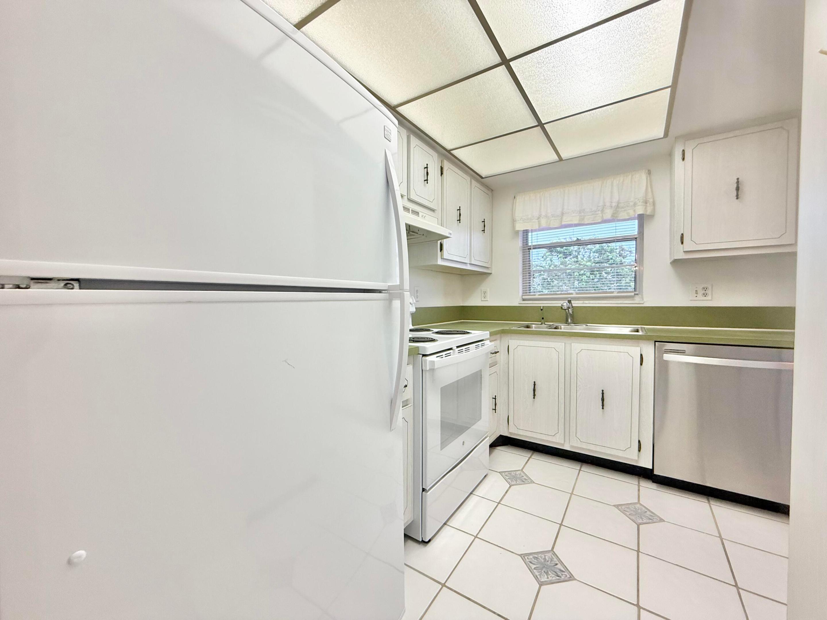 18081 Se Country Club Drive 21-207 Property Photo 17