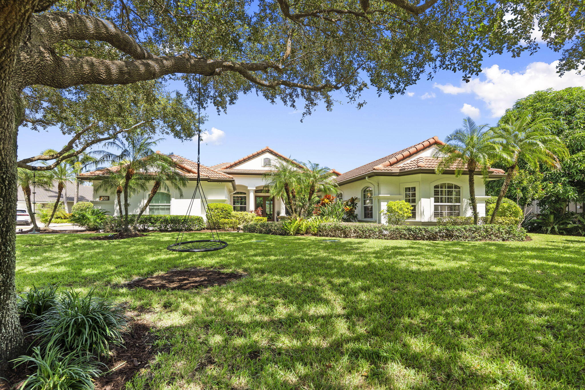 201 Sw Wiregrass Court Property Photo 1
