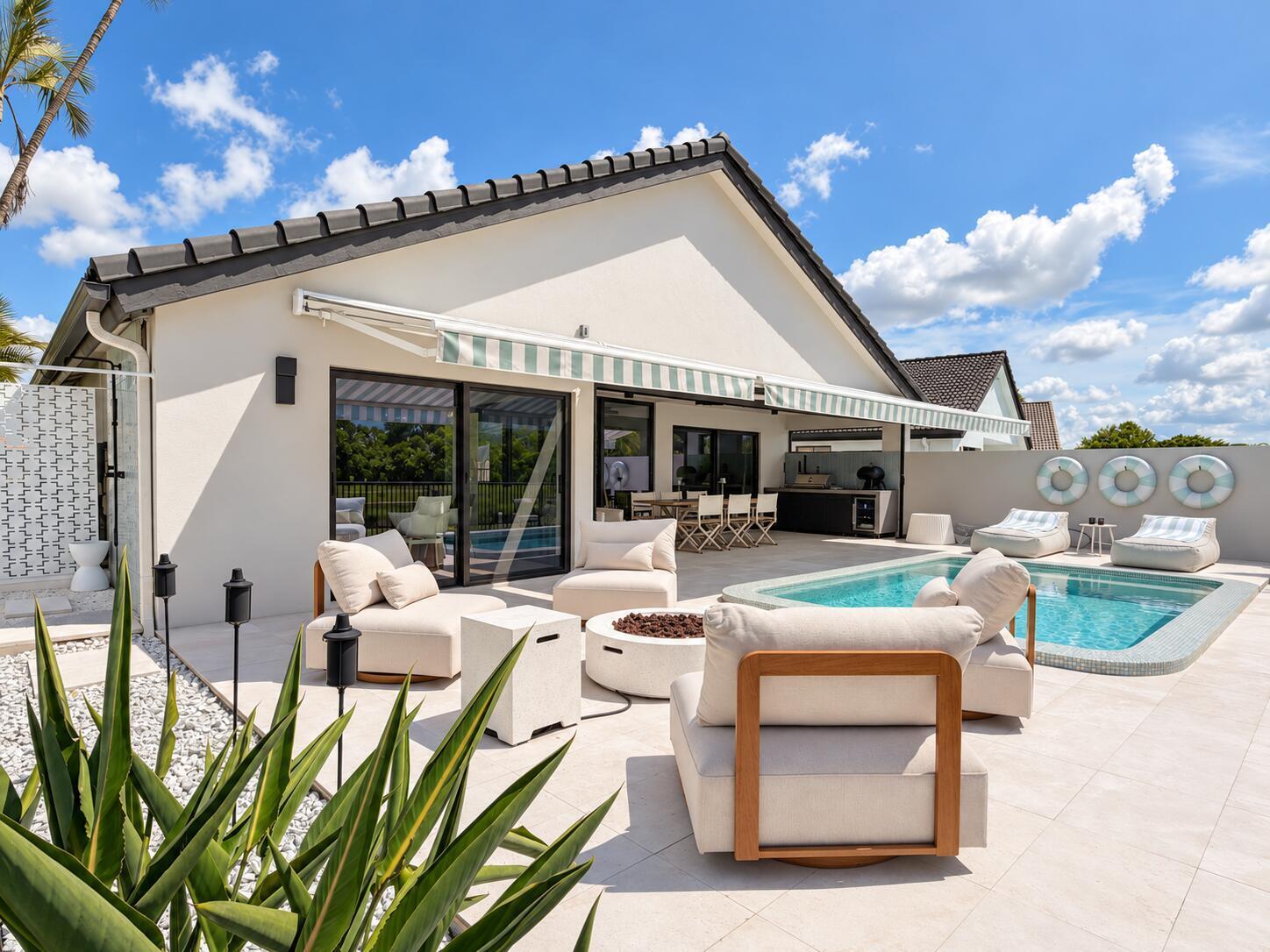11120 Clover Leaf Circle Property Photo 1