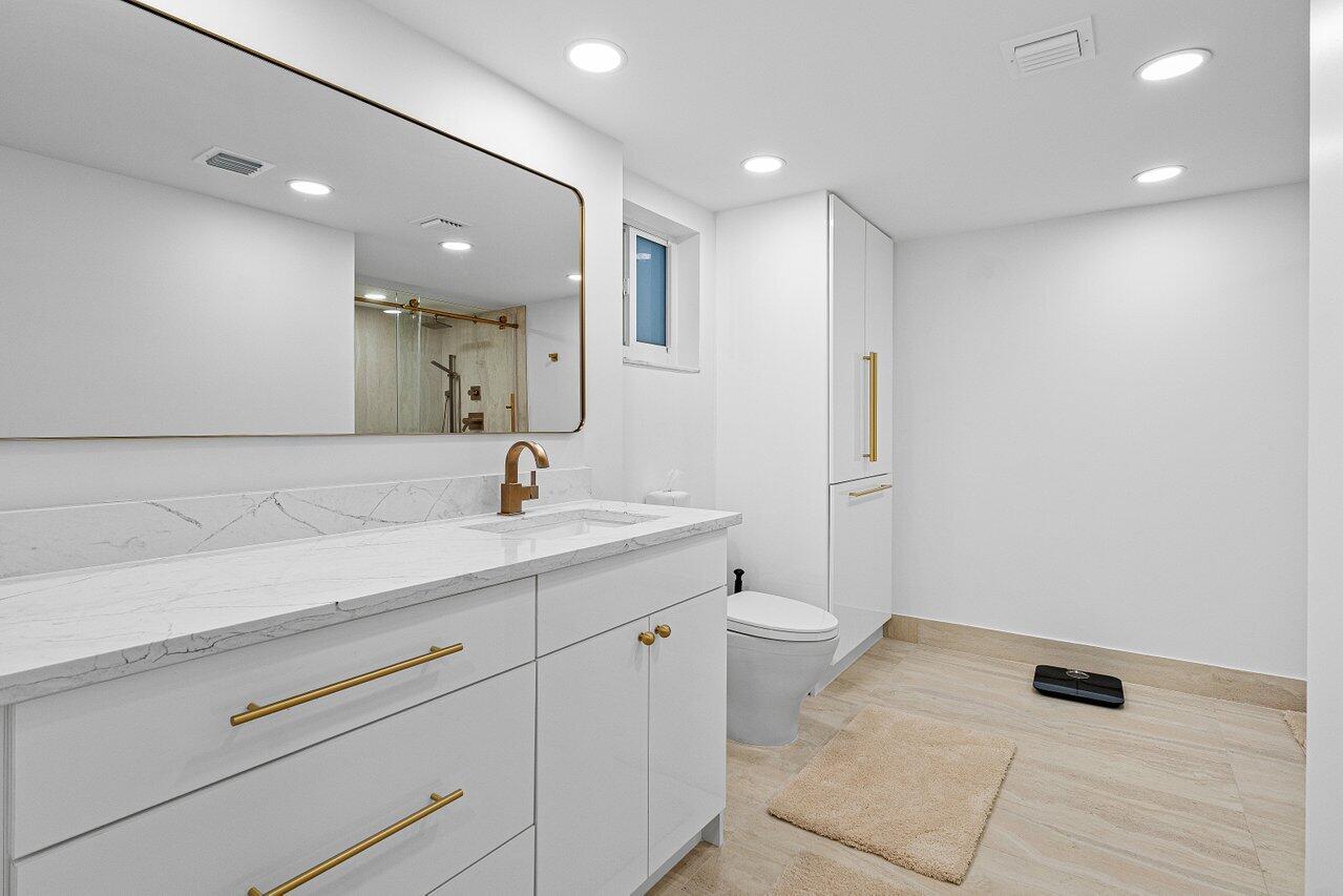 7370 Orangewood Lane 202 Property Photo 13