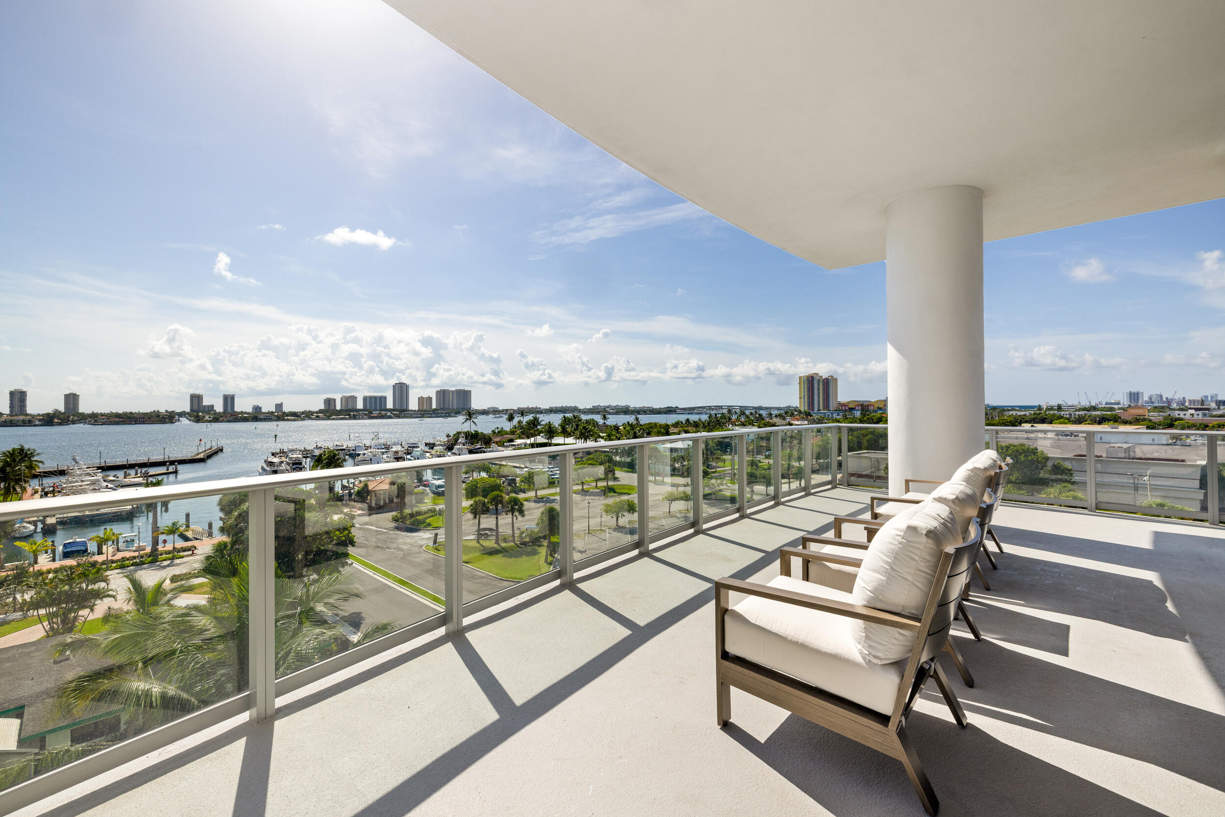 220 LAKE SHORE Drive 612 Property Photo 1