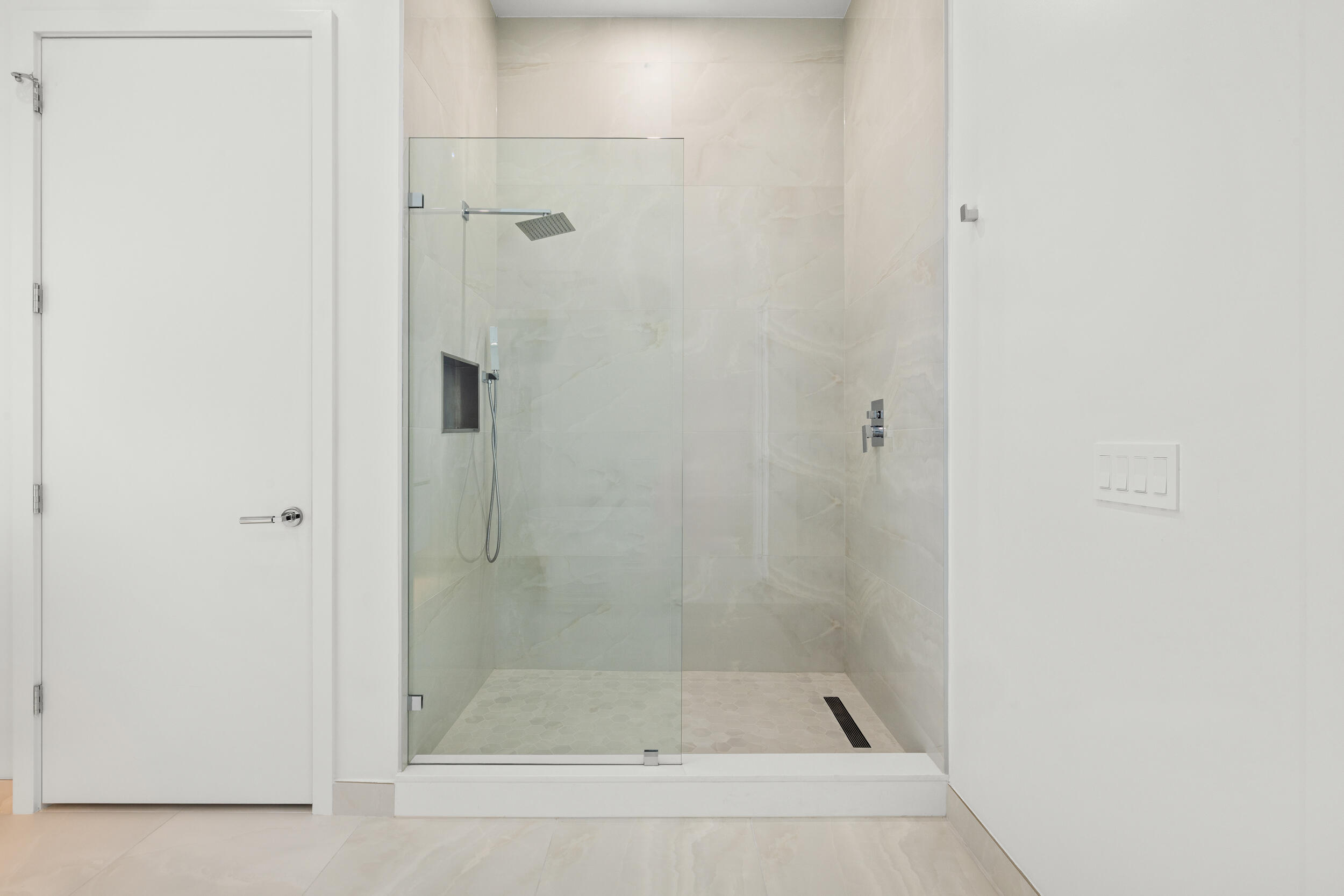 220 Lake Shore Drive 612 Property Photo 19