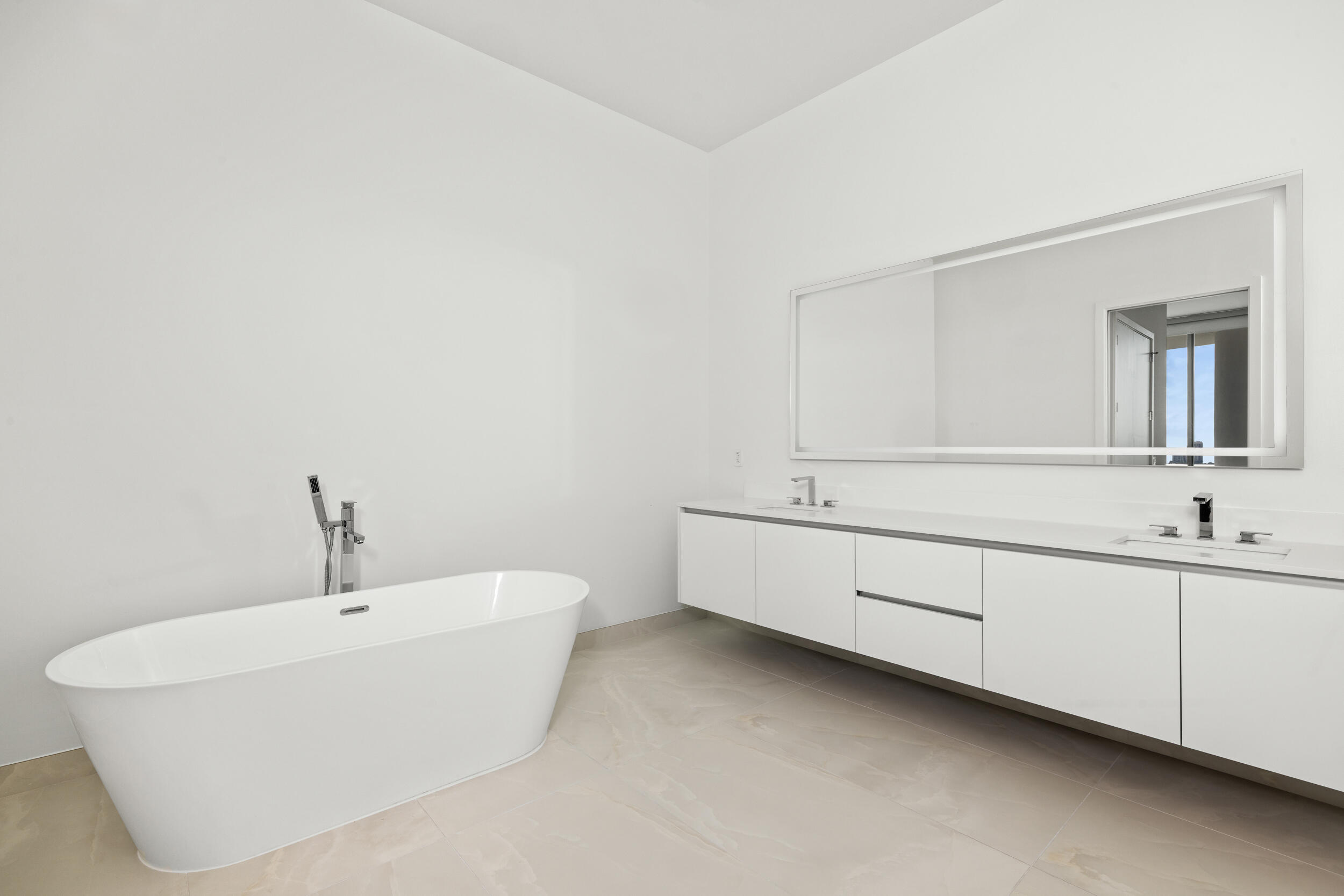 220 Lake Shore Drive 612 Property Photo 20