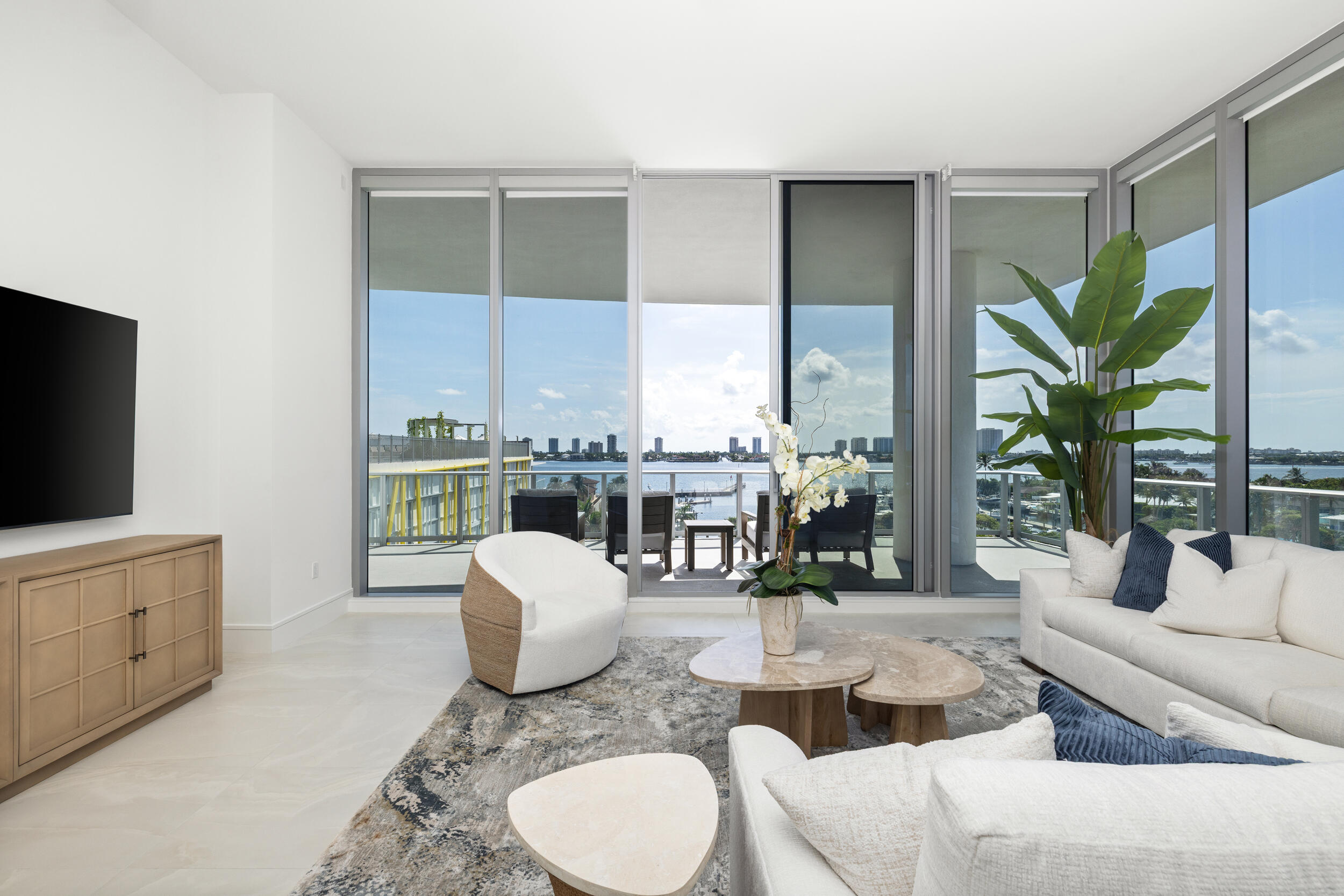 220 Lake Shore Drive 612 Property Photo 21