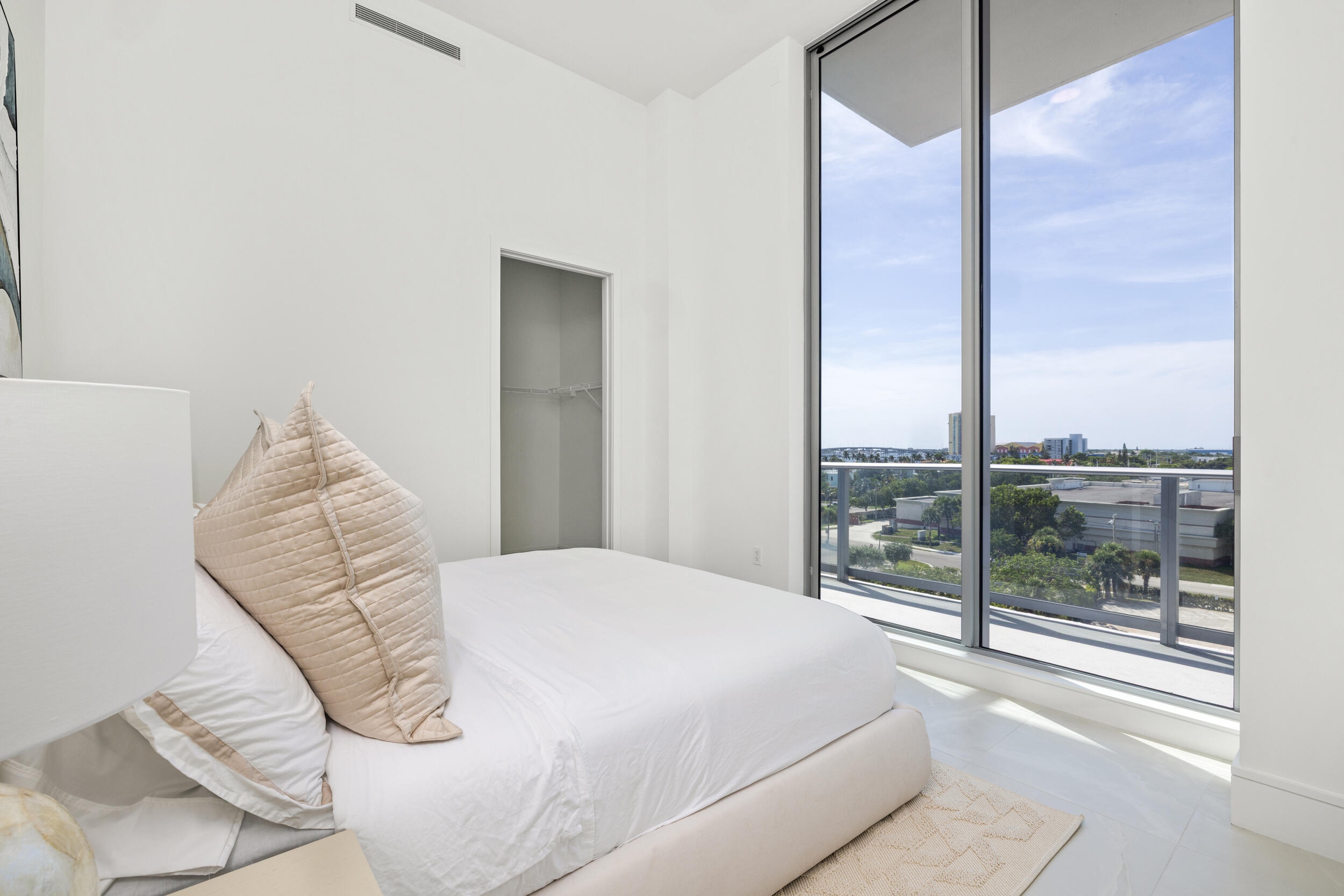 220 Lake Shore Drive 612 Property Photo 29