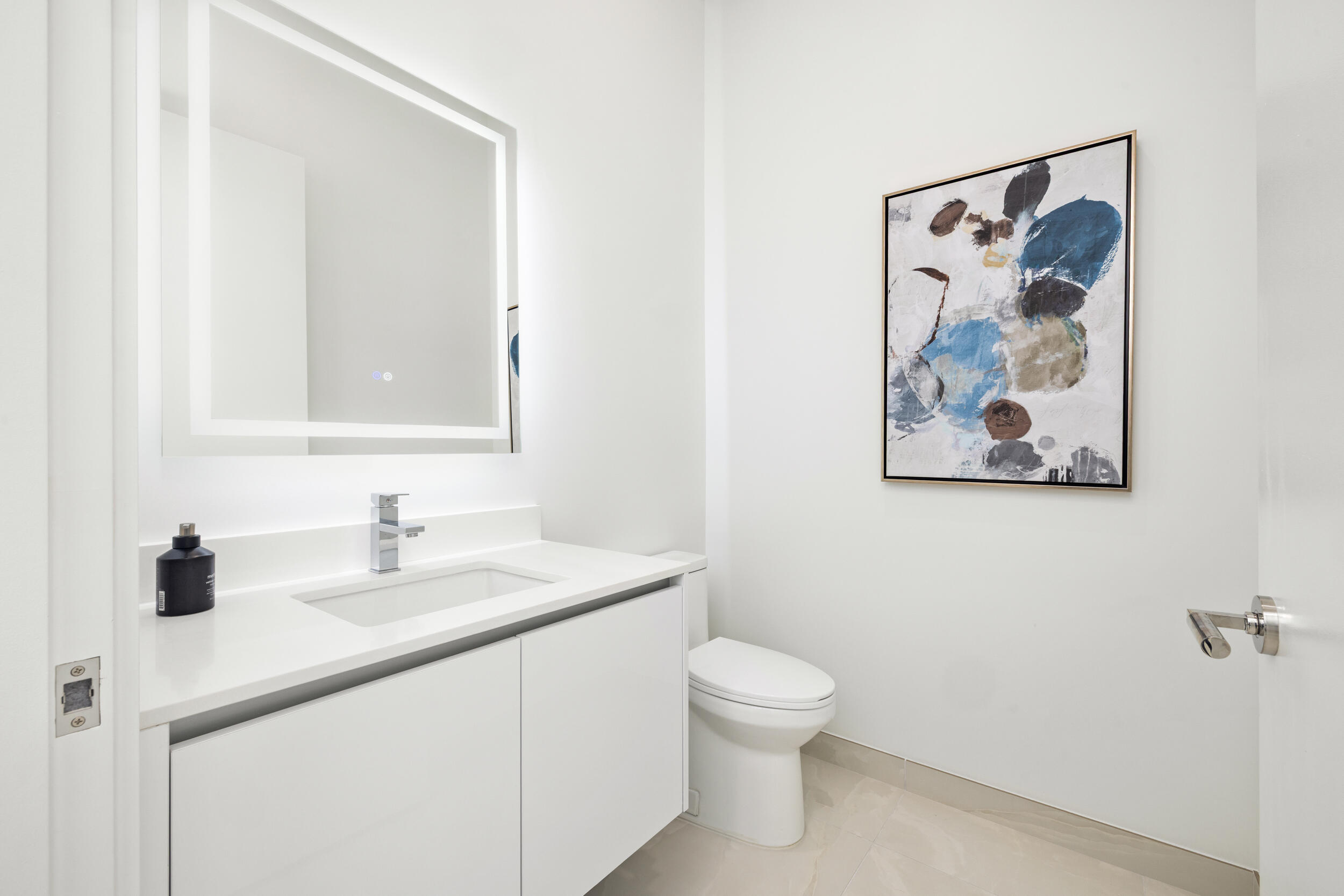 220 Lake Shore Drive 612 Property Photo 31