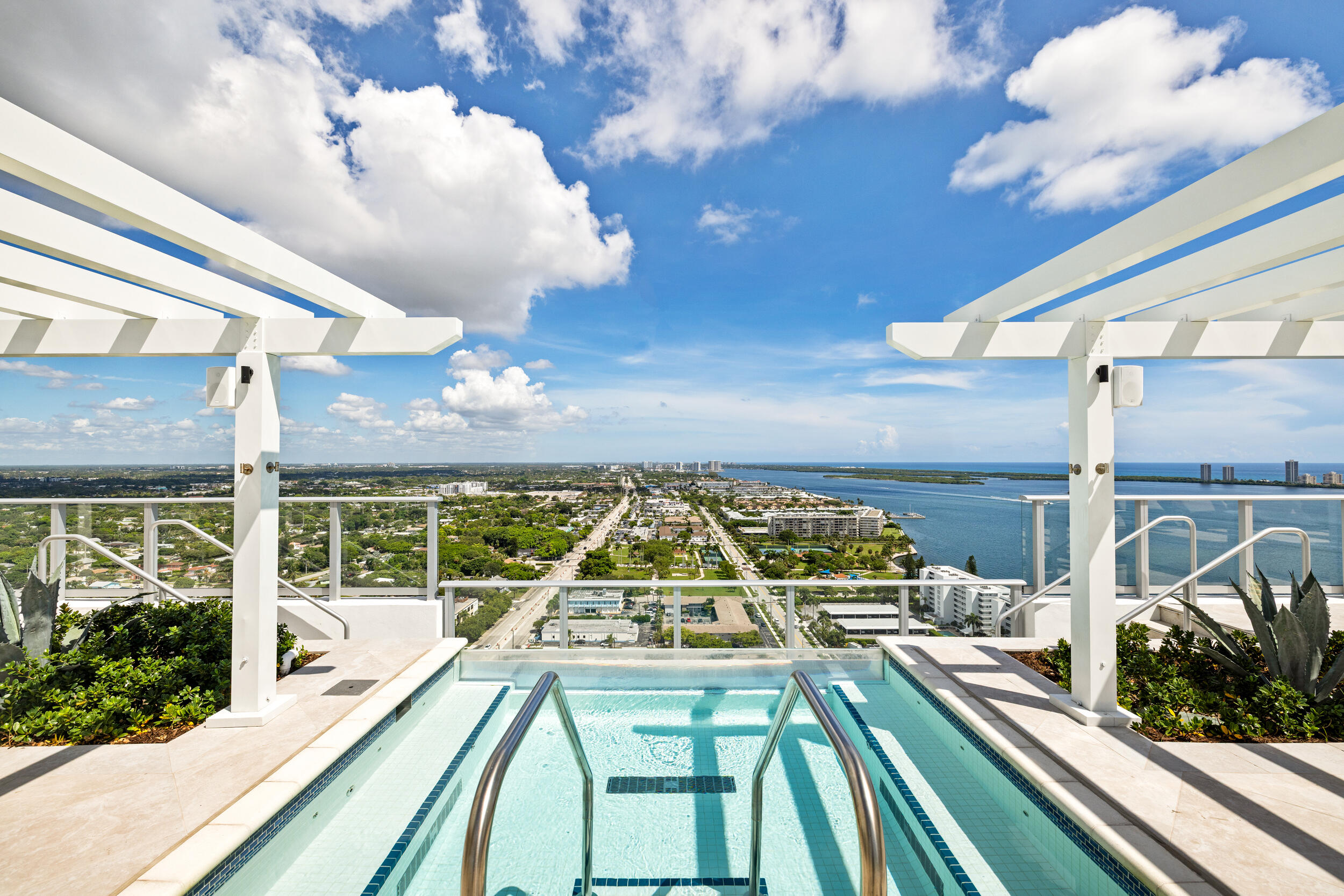 220 Lake Shore Drive 612 Property Photo 42