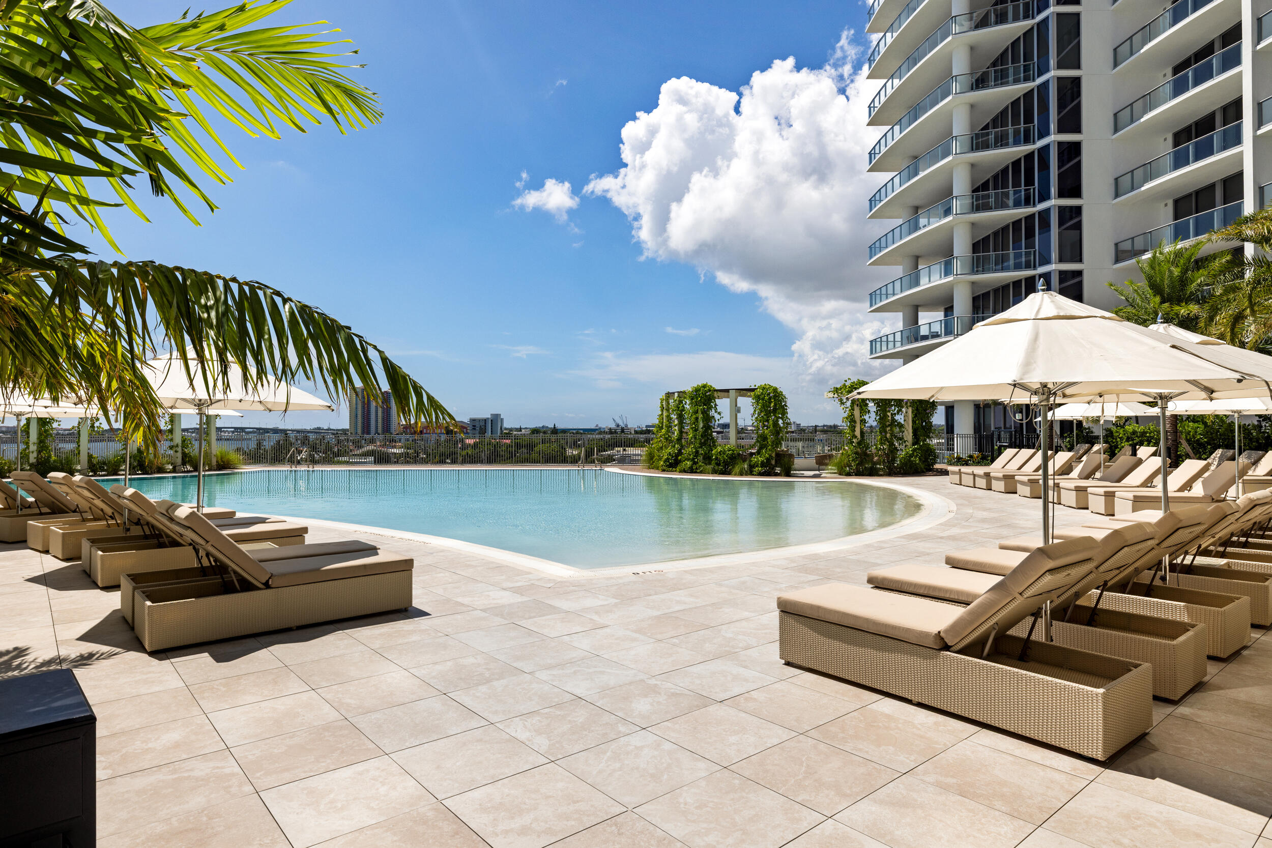 220 Lake Shore Drive 612 Property Photo 62