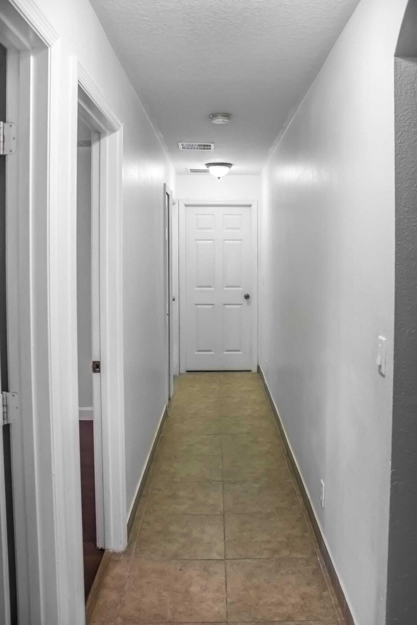205 Sw Kestor Drive Property Photo 8