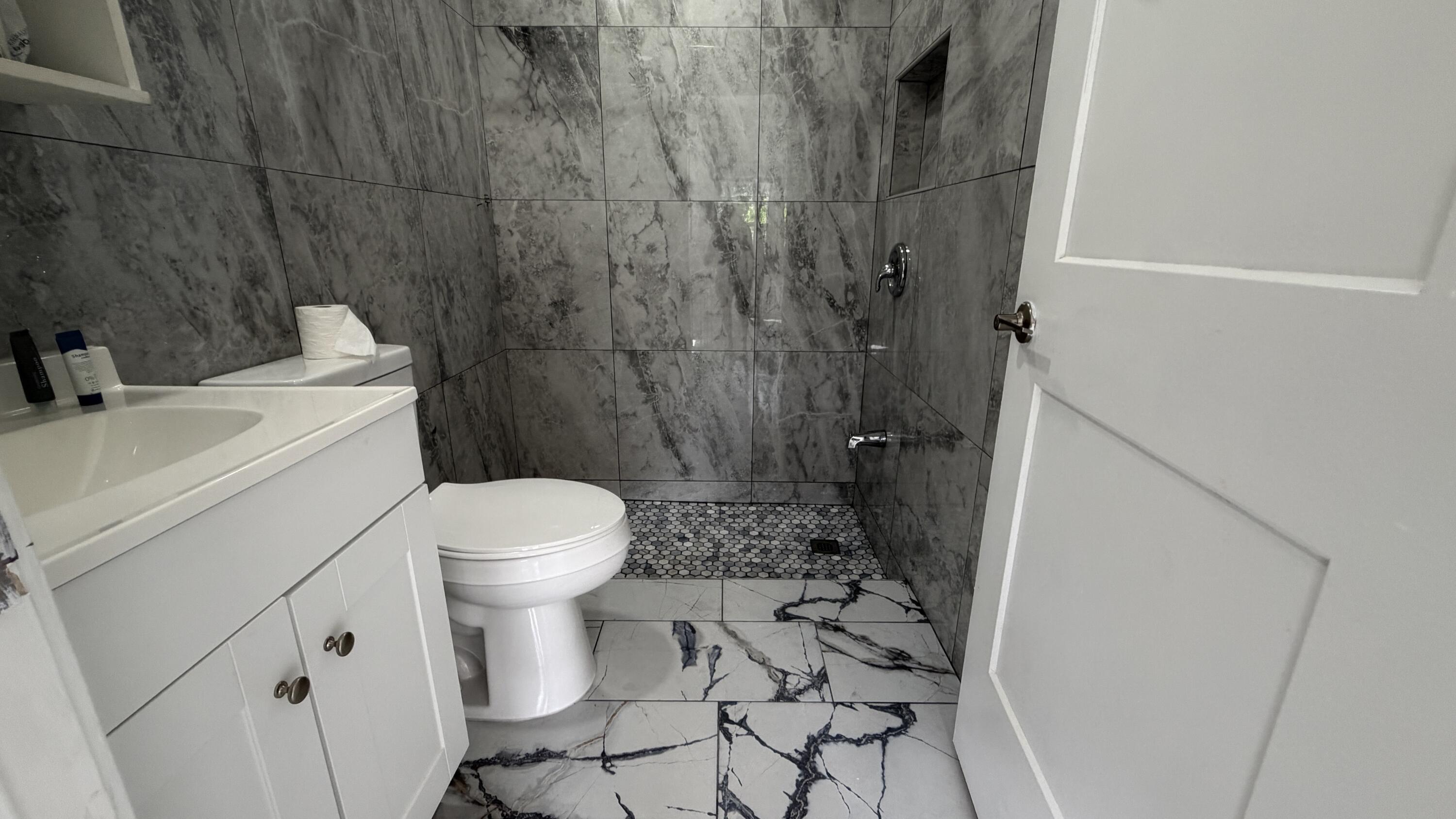 512 Se 21st Avenue B Property Photo 6