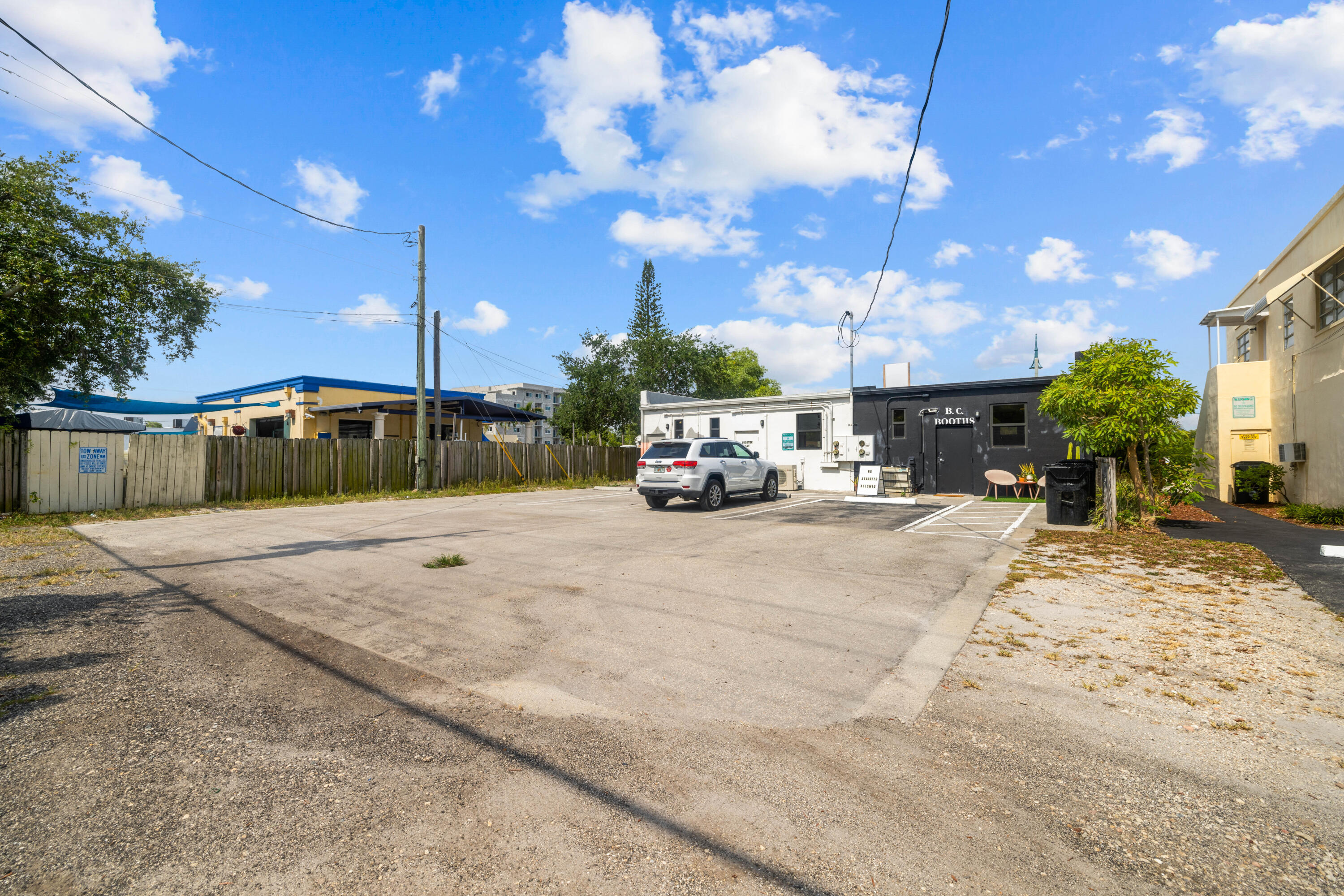 1812 N Dixie Highway Property Photo 12