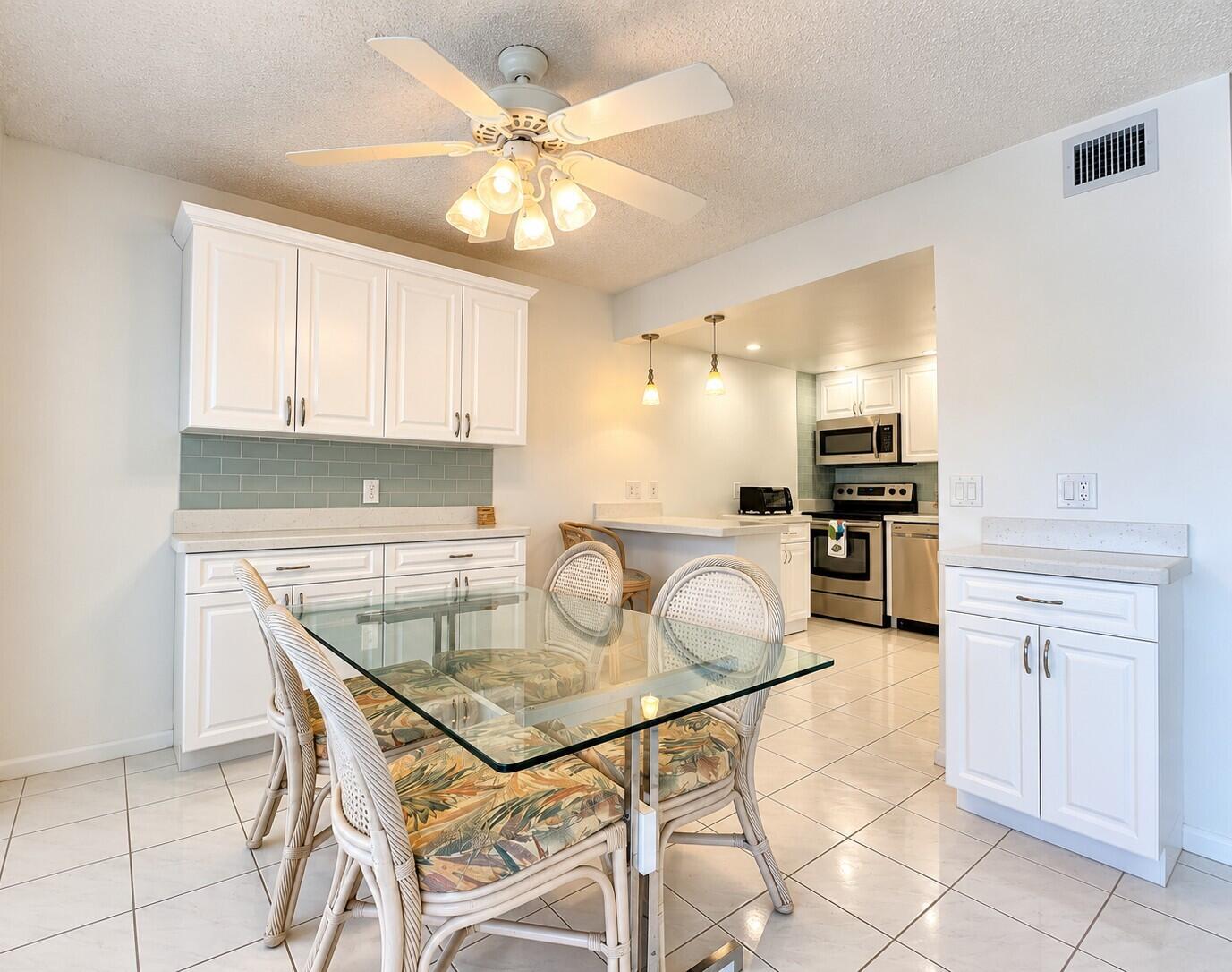 102 Greenbrier A Property Photo 1