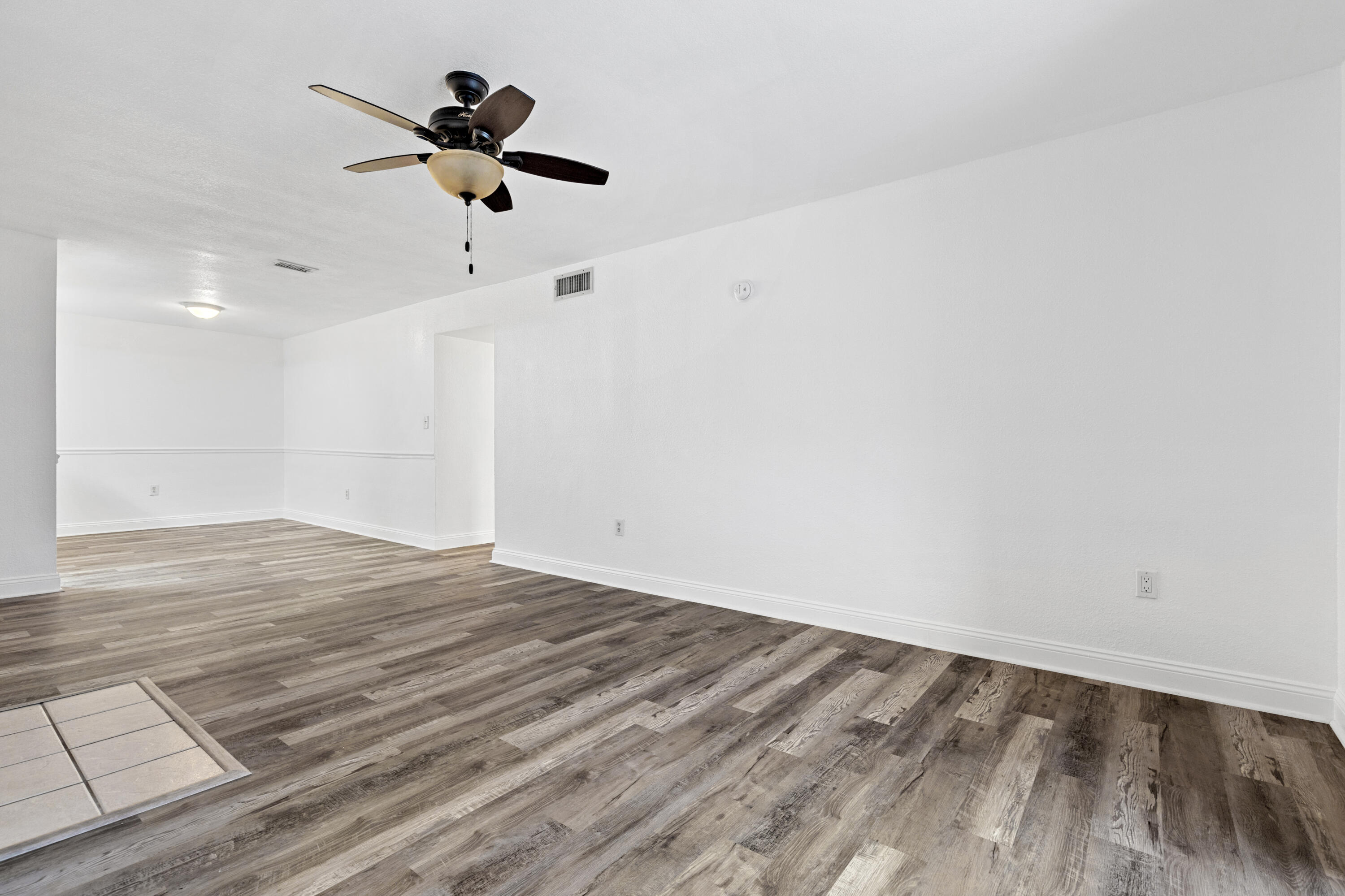 12658 Kenwood Lane D Property Photo 4