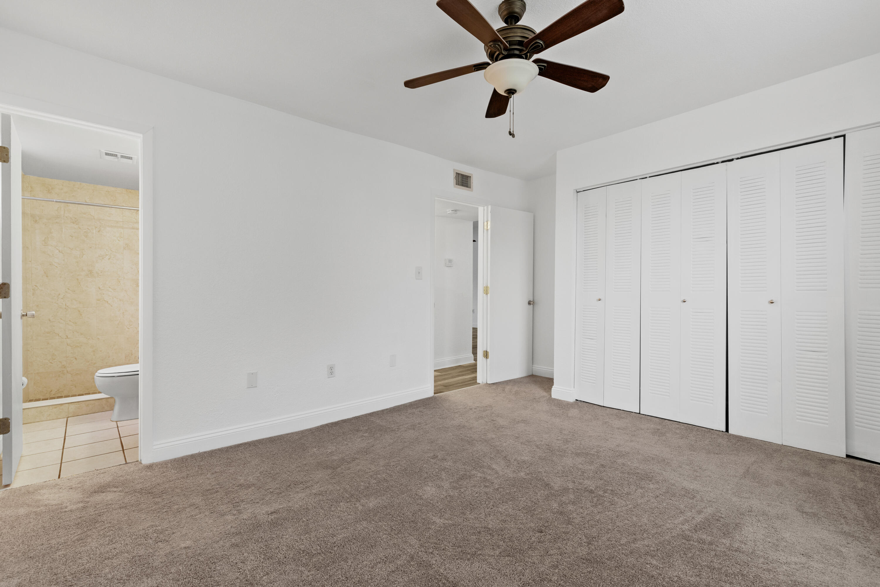 12658 Kenwood Lane D Property Photo 13