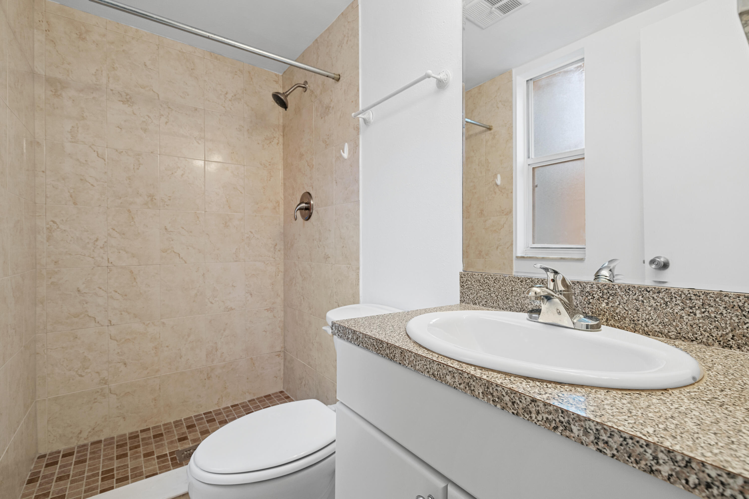 12658 Kenwood Lane D Property Photo 14