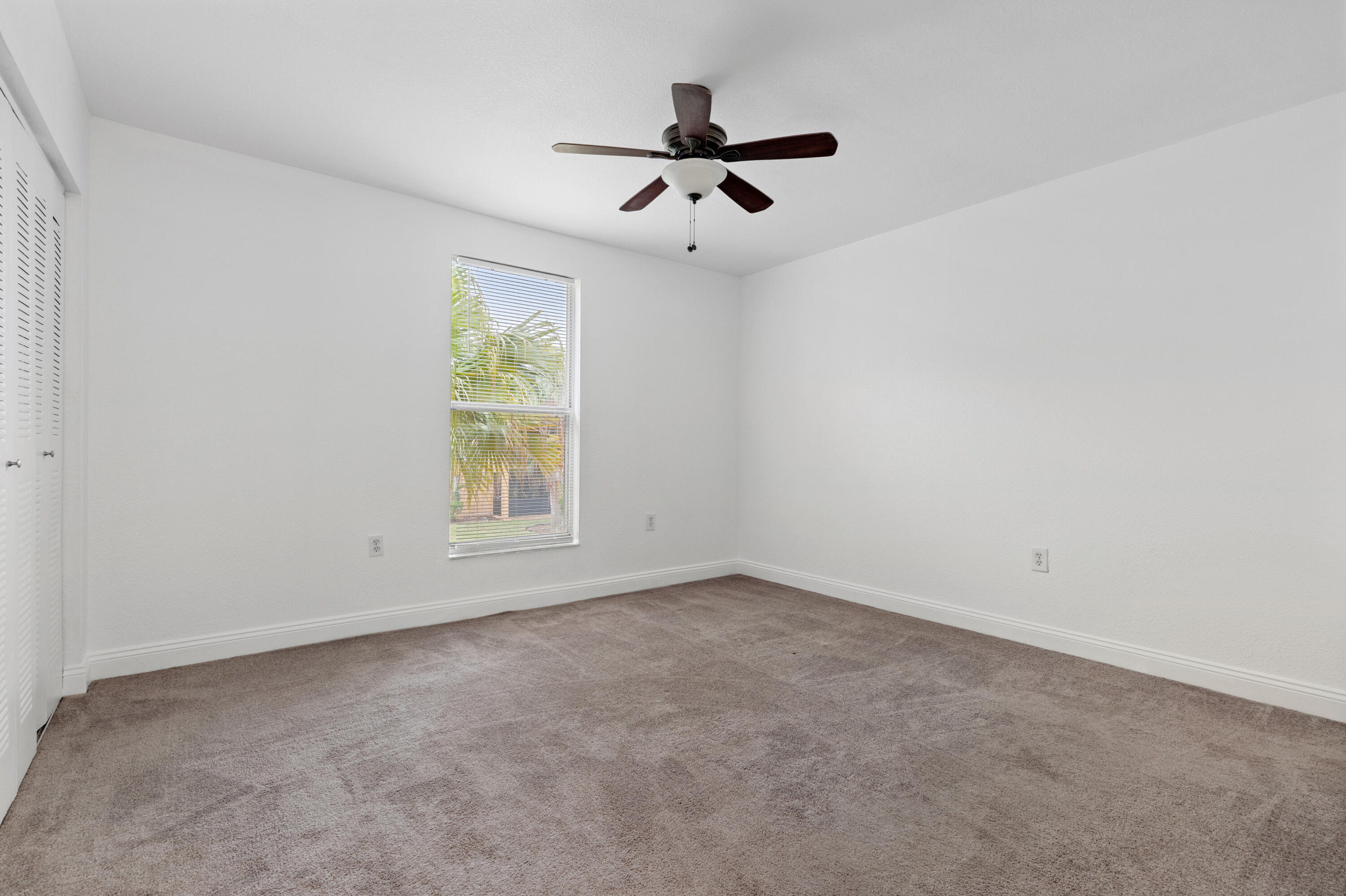 12658 Kenwood Lane D Property Photo 15