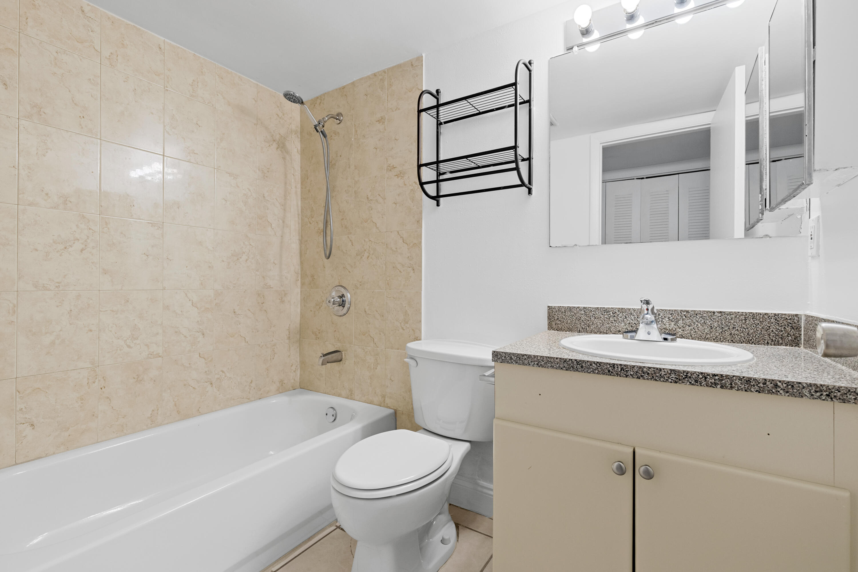 12658 Kenwood Lane D Property Photo 16
