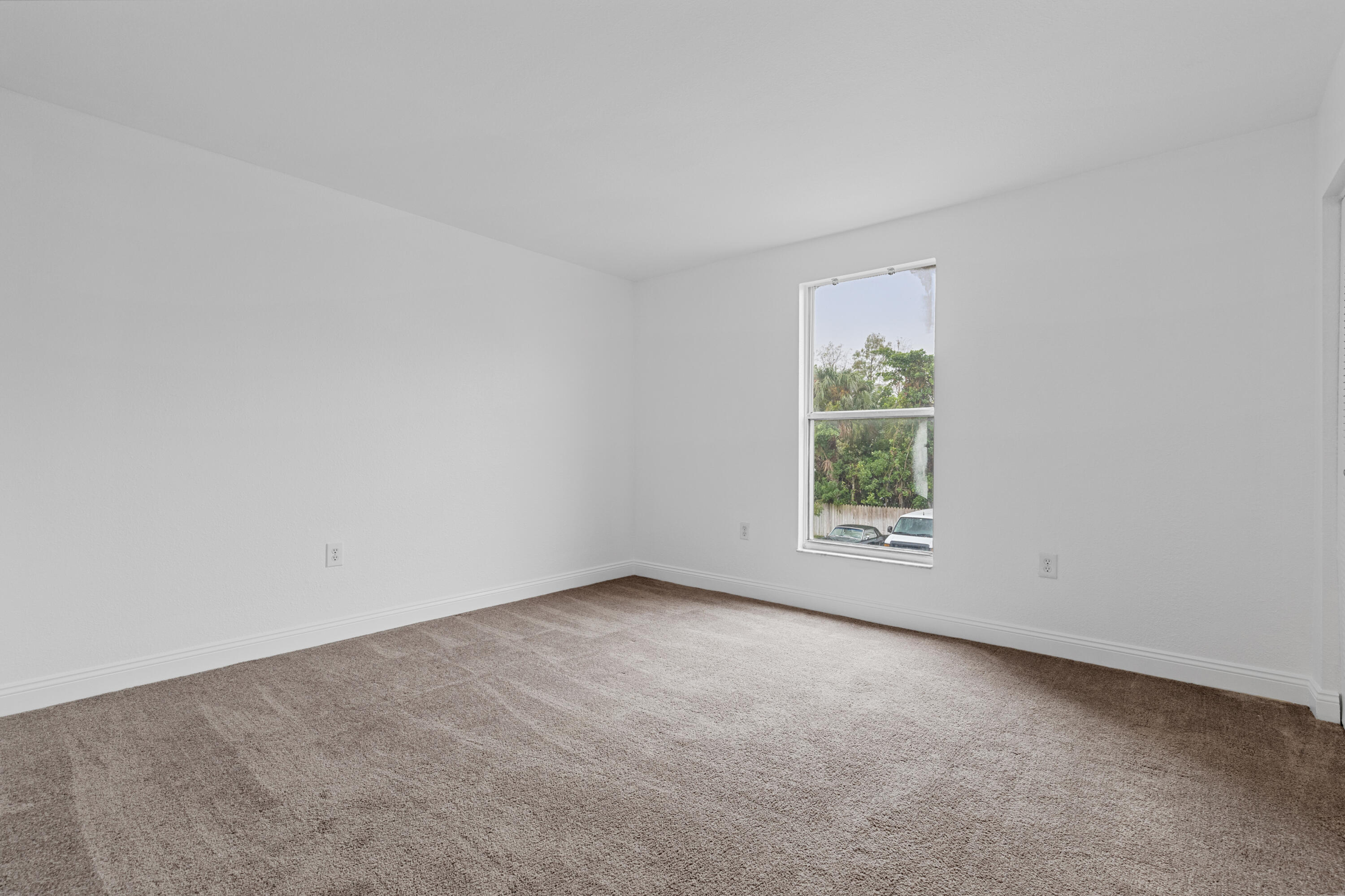 12658 Kenwood Lane D Property Photo 17