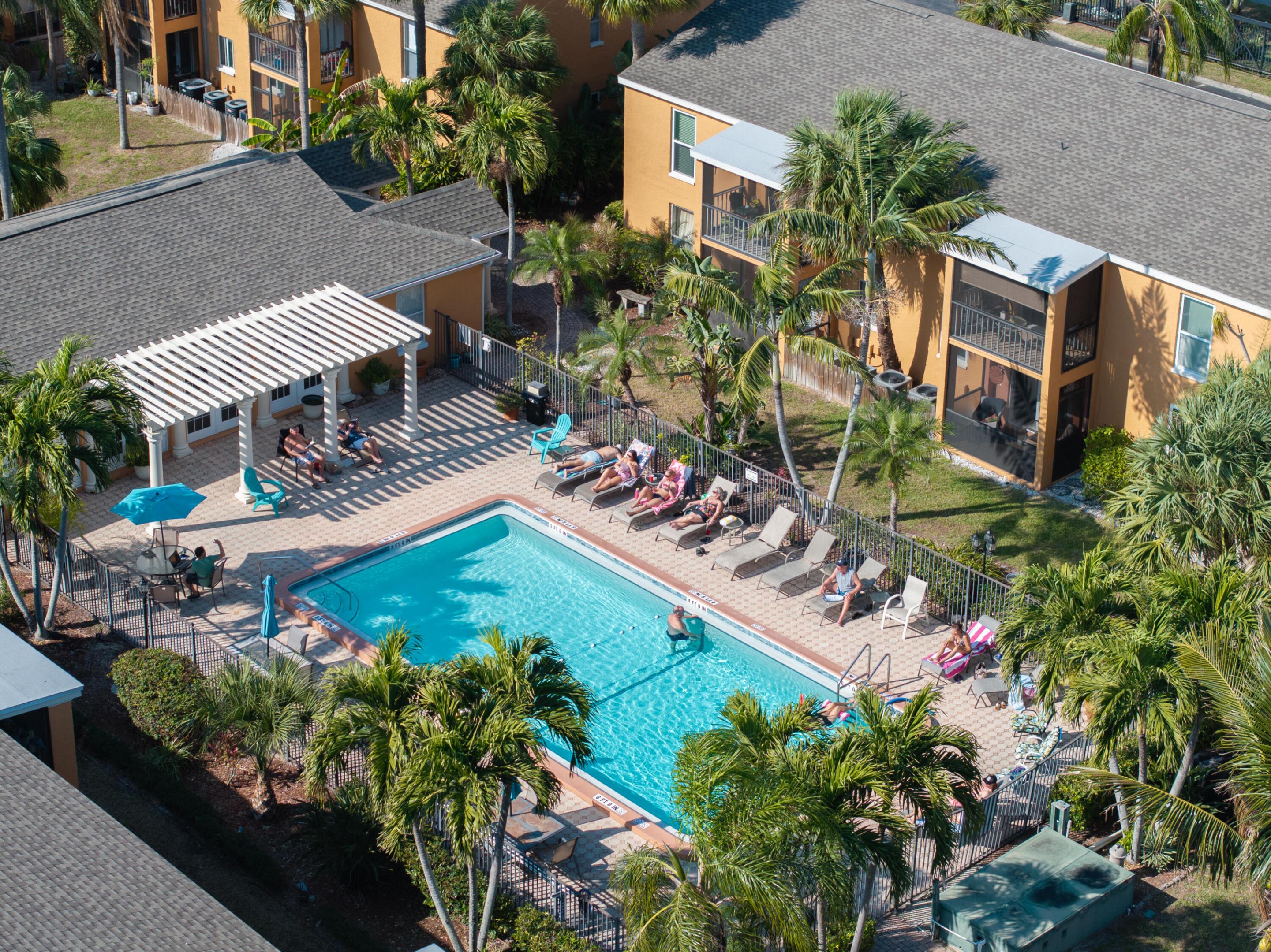 12658 Kenwood Lane D Property Photo 23