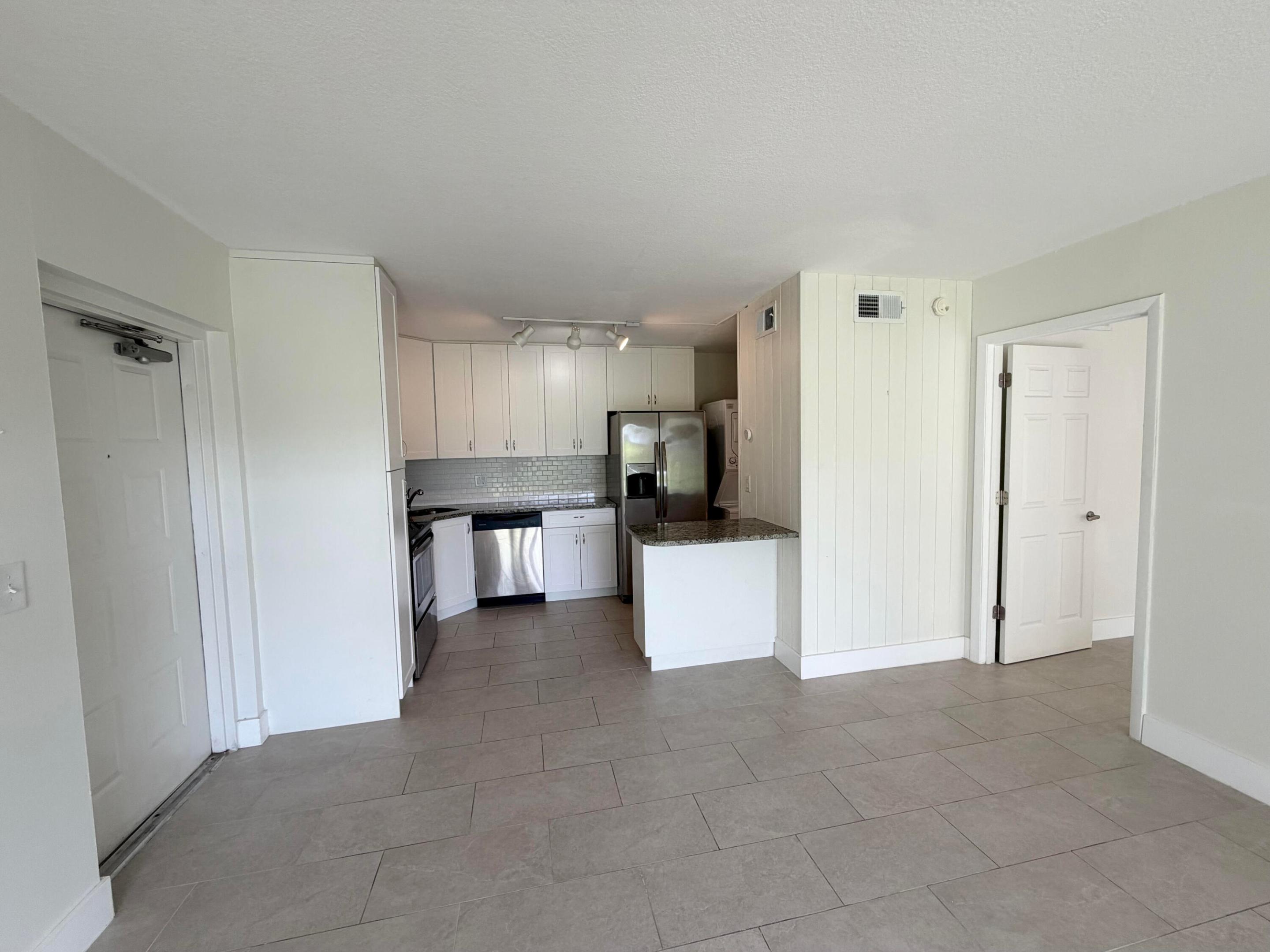 1112 Green Pine Boulevard F1 Property Photo 8