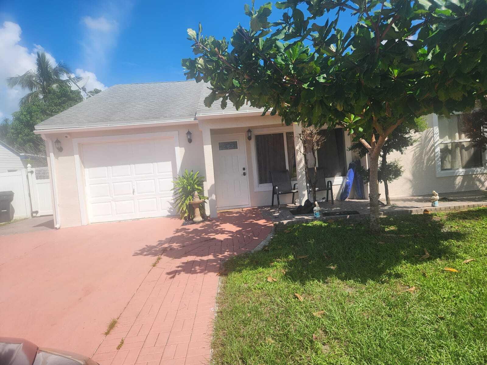 7883 Blairwood Circle S Property Photo 1