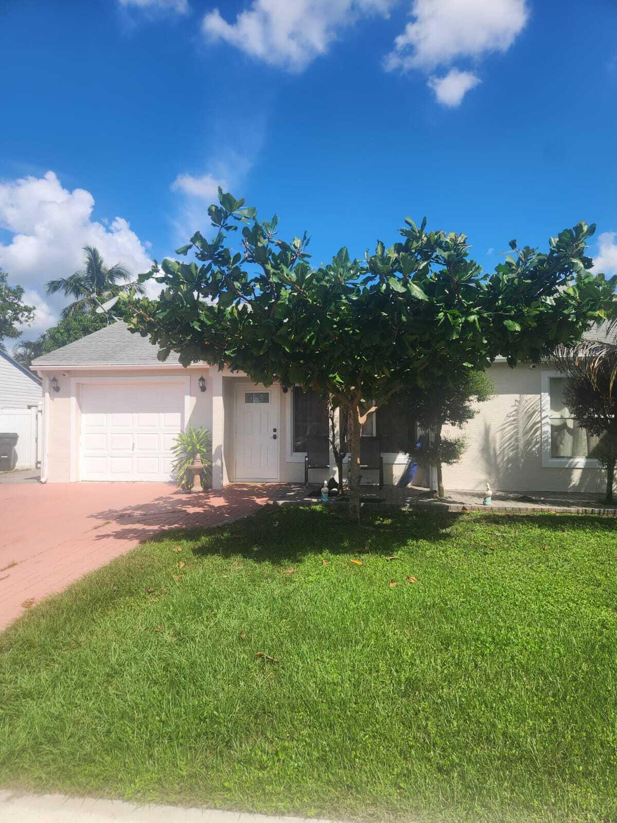 7883 Blairwood Circle S Property Photo 16
